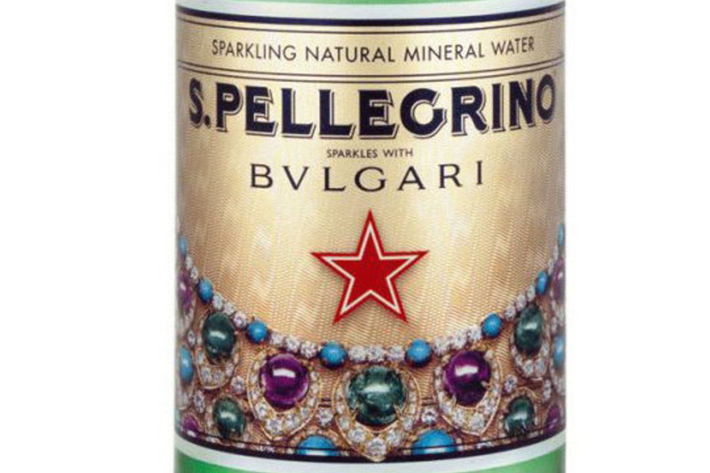 „S.Pellegrino“ ir brangenybių gamintojai „Bvlgari“ su visa derama pagarba kultūrai bei tradicijoms pristatė naująjį kolekcinį butelį.