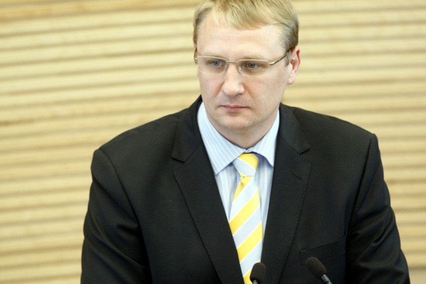 Seimo narys Andrius Šedžius siūlo nustatyti laisvą lito ir euro kursą.