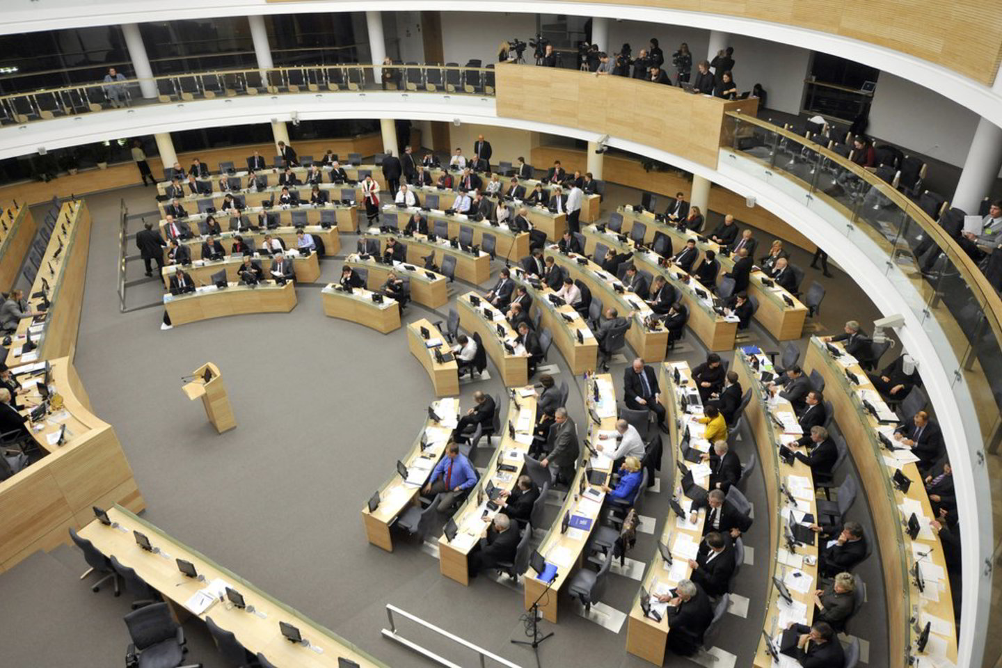 Seimas ketvirtadienį vėl bandys įvesti mokesčius gyventojų nekilnojamajam turtui.