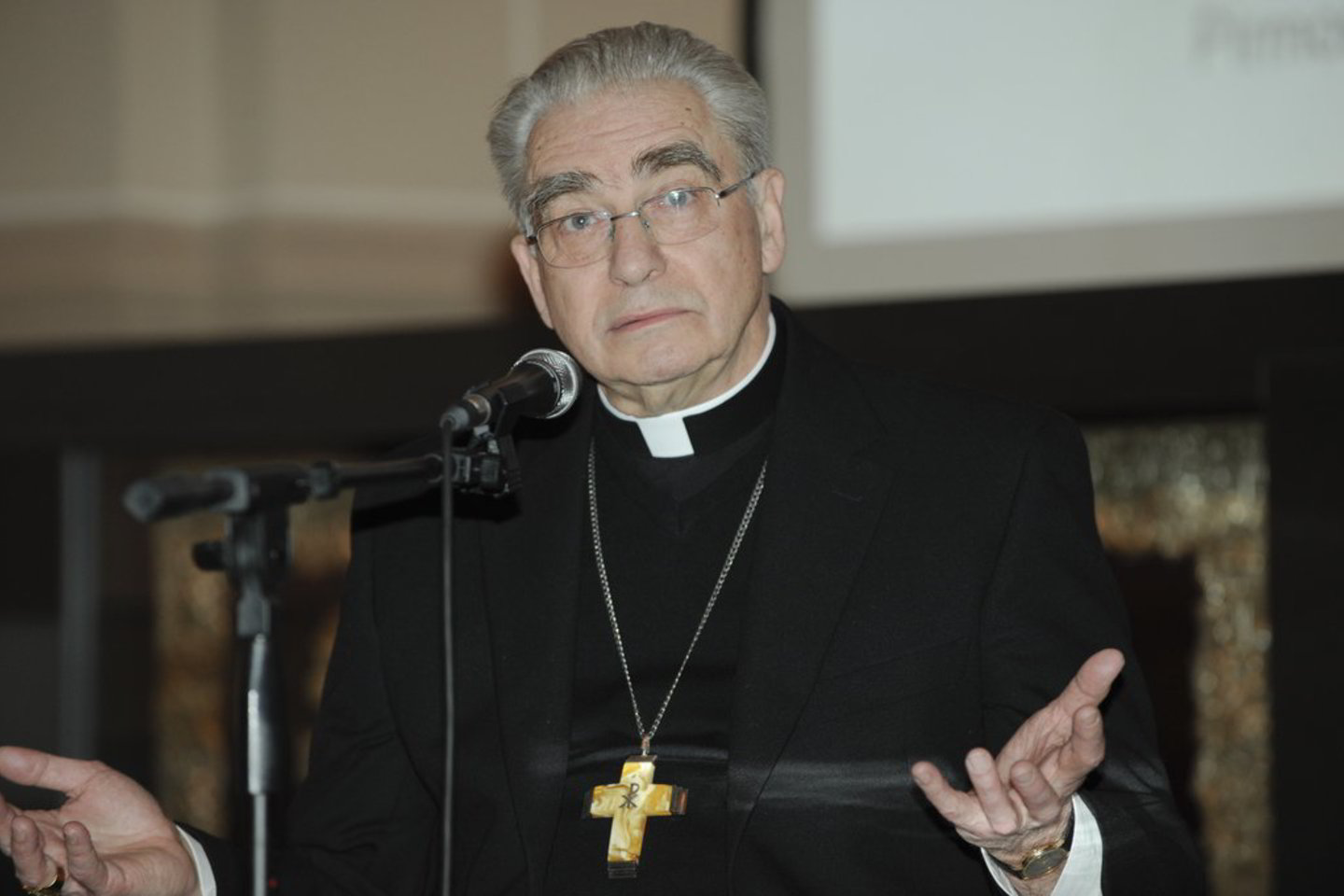A.J.Bačkis: "Kalėdos yra geriausia proga kiekvienam atrasti save kaip mylimą Dievo vaiką, su vaikišku nuoširdumu ir džiugesiu priimti pasaulį, kurį Aukščiausiasis mums padovanojo".