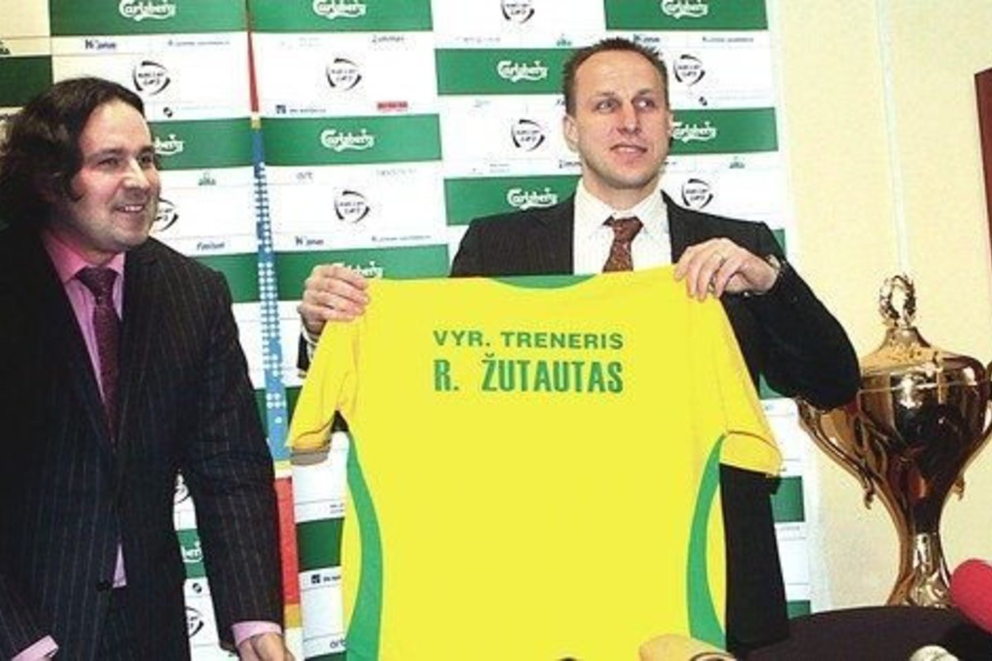 Valdininkų balsavimas lems, kas iš R.Žutauto perims Lietuvos futbolo rinktinės trenerio pareigas?