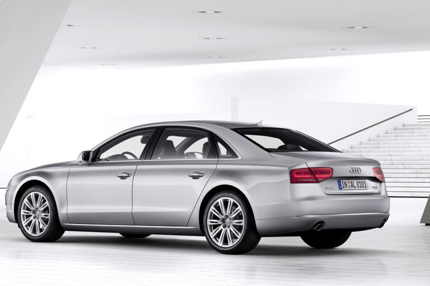 Estijos prezidentas važinės "Audi A8 Long".
