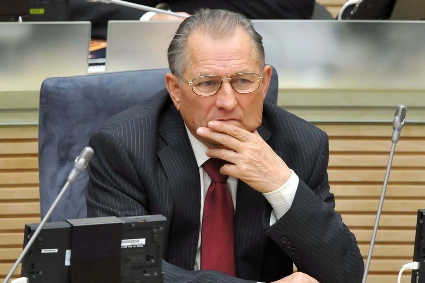 Mišriai parlamentarų grupei priklausantis Seimo narys, buvęs teisėjas K.Ramelis yra Seimo Operatyvinės veiklos parlamentinės kontrolės komisijos narys.