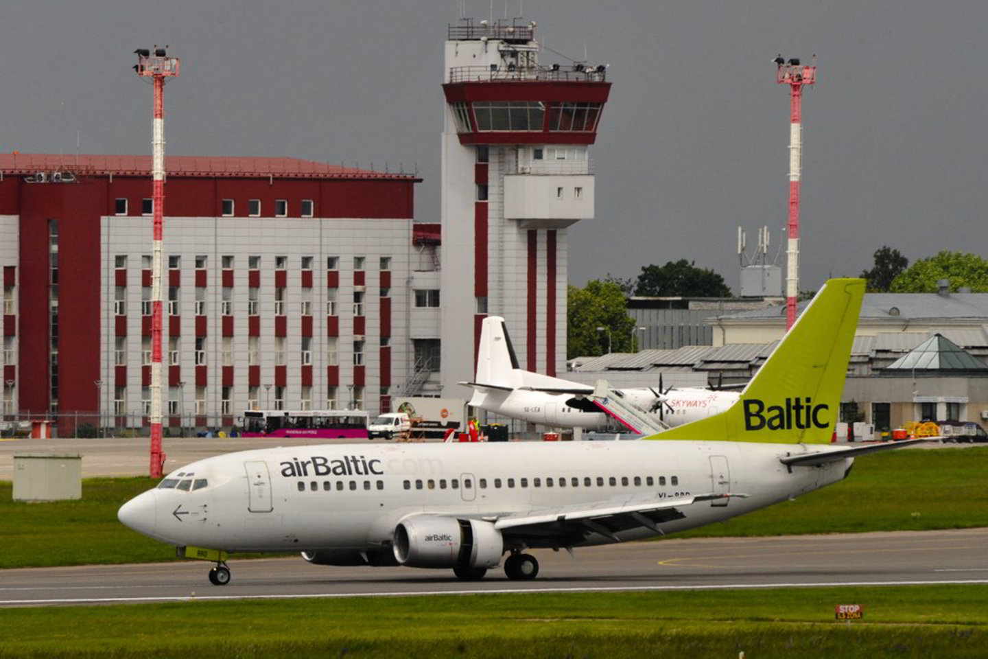 Lapkričio pabaigoje Latvijos vyriausybė išpirko privačiam bendrasavininkiui „Baltijas Aviacijas sistemas“ (BAS) priklausiusias „airBaltic“ akcijas.