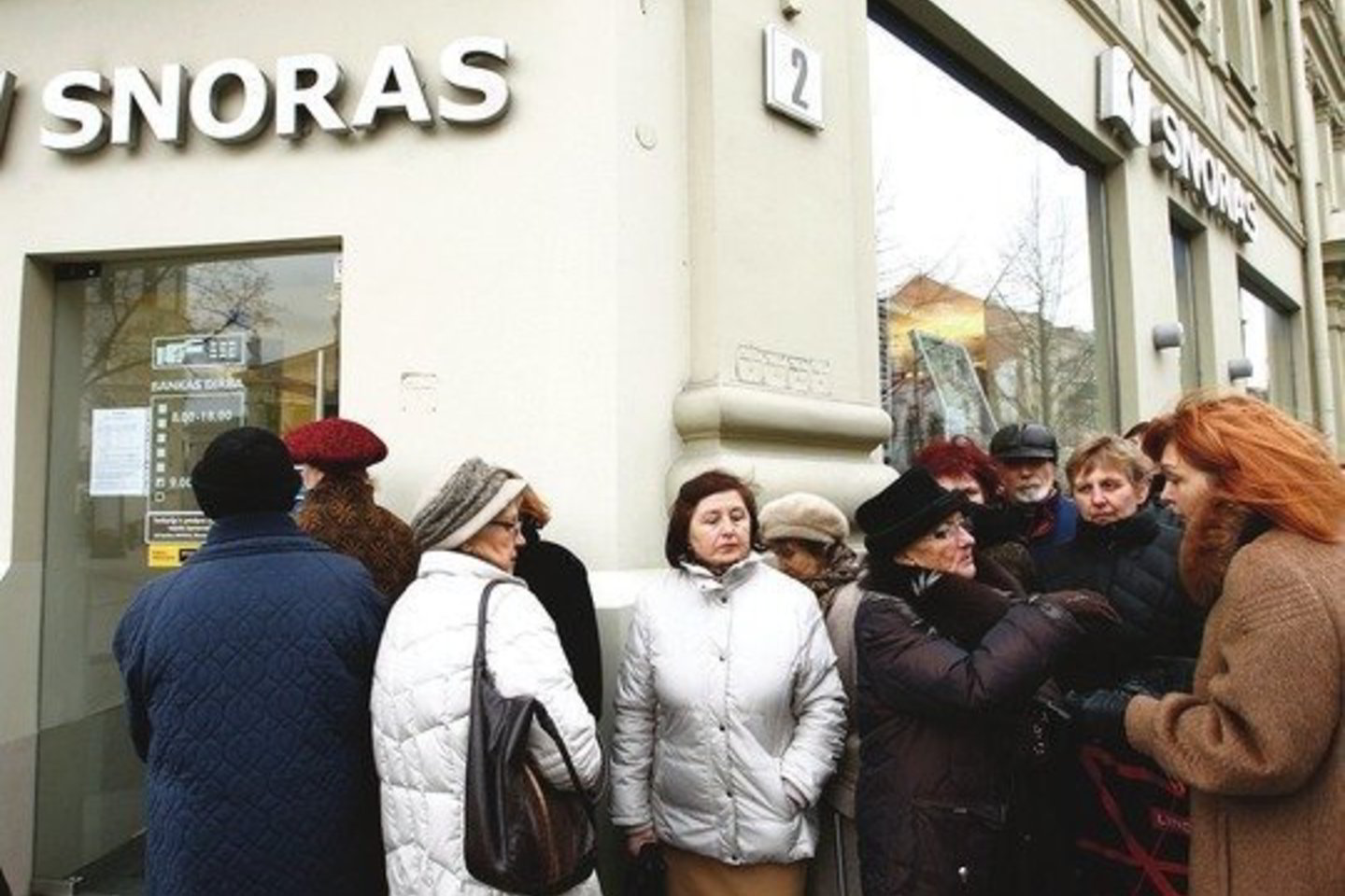 Iš „Snoro” didesnius indėlius atgavę žmonės investuoja juos į būstus.