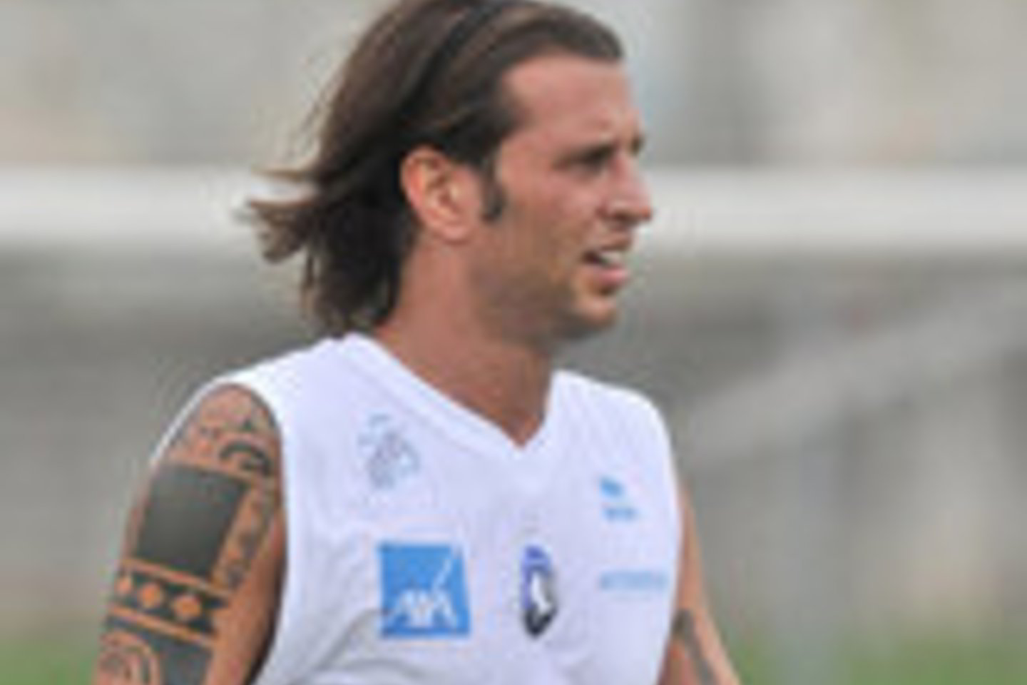 C.Doni Italijos futbolo federacijos disciplinos komitetas žaisti profesionalų futbolą yra uždraudęs trejiems su puse metų.