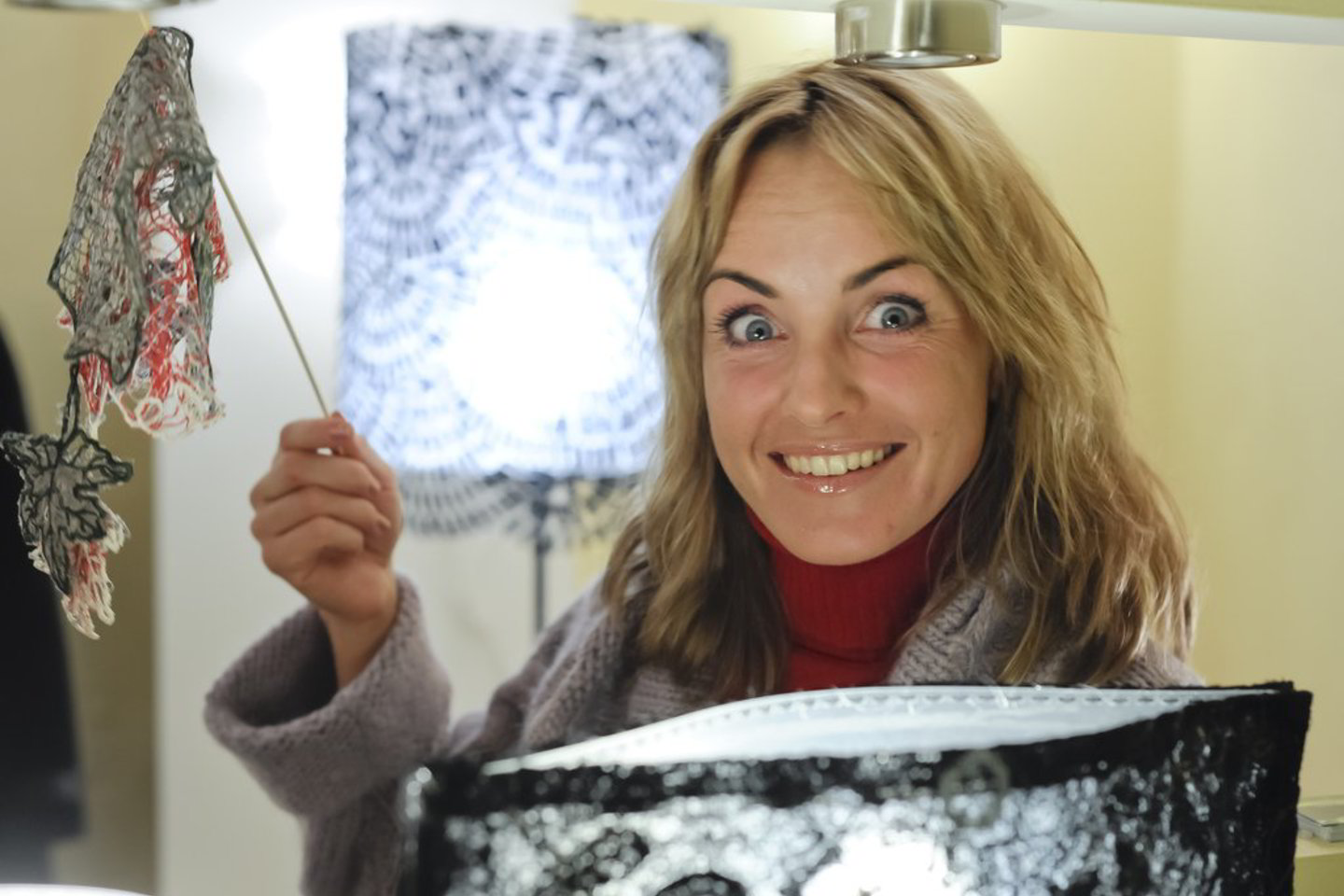 „Per Kūčias ar Kalėdas nenorime persivalgyti, todėl ir virtuvėje daug plušti netenka. Truputį paruošia mama, truputį - aš. Kalėdos man primena vaikystę, mamos patiekalus, tad ir dabar į maisto ruošimą stengiuosi nesikišti“, - juokėsi bėgikė.
