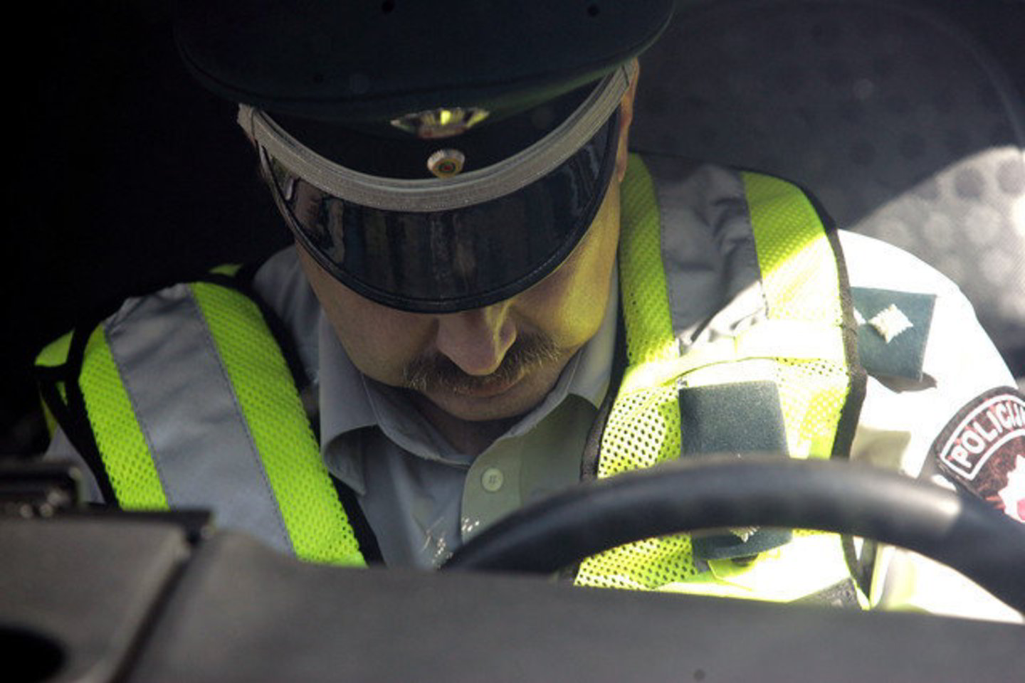 Anot prokurorės, kai įsibrauti siekę asmenys pasišalino, jau negrėsė pavojus, apie įvykį reikėjo pranešti policijos pareigūnams.