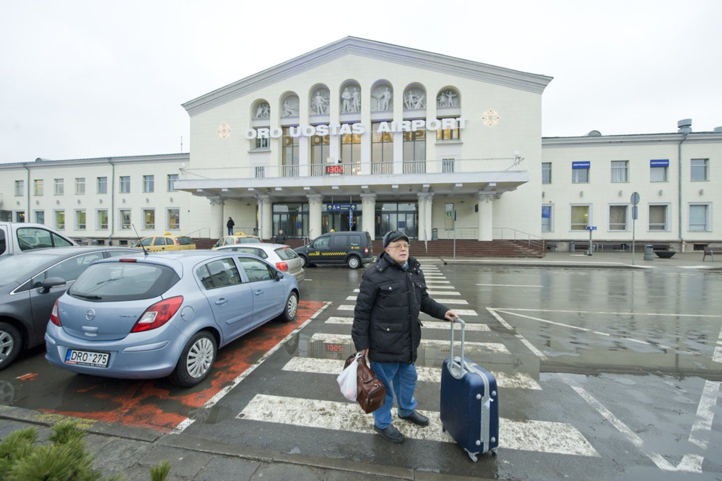 Per Vilniaus oro uostą keliauja daugiau žmonių.