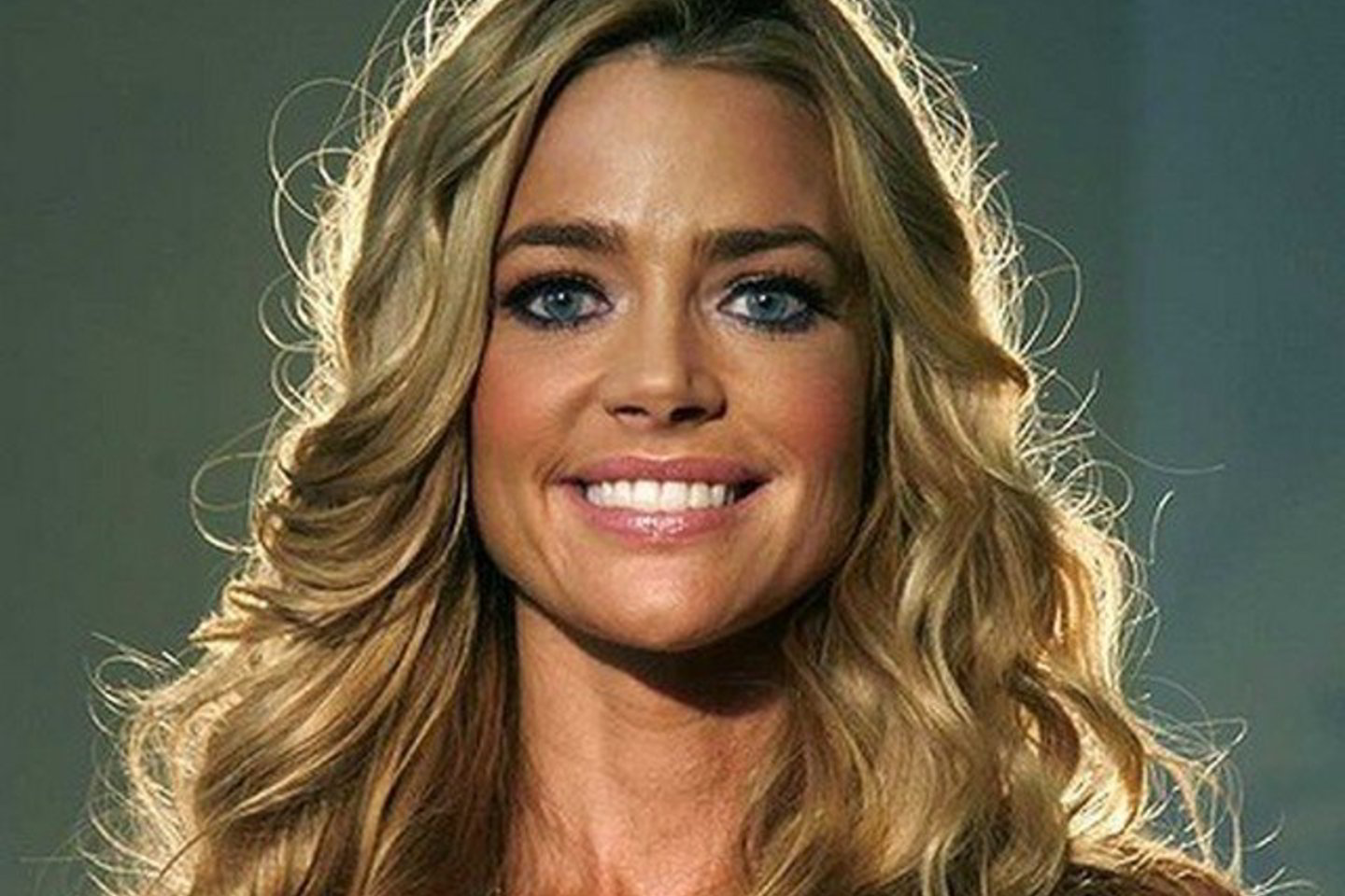 Aktorė Denise Richards įsiliejo į dizaineriais virtusių žvaigždžių būrį - ji sukūrė batelių porą, už kurią gautos lėšos turėtų būti skirtos labdarai.