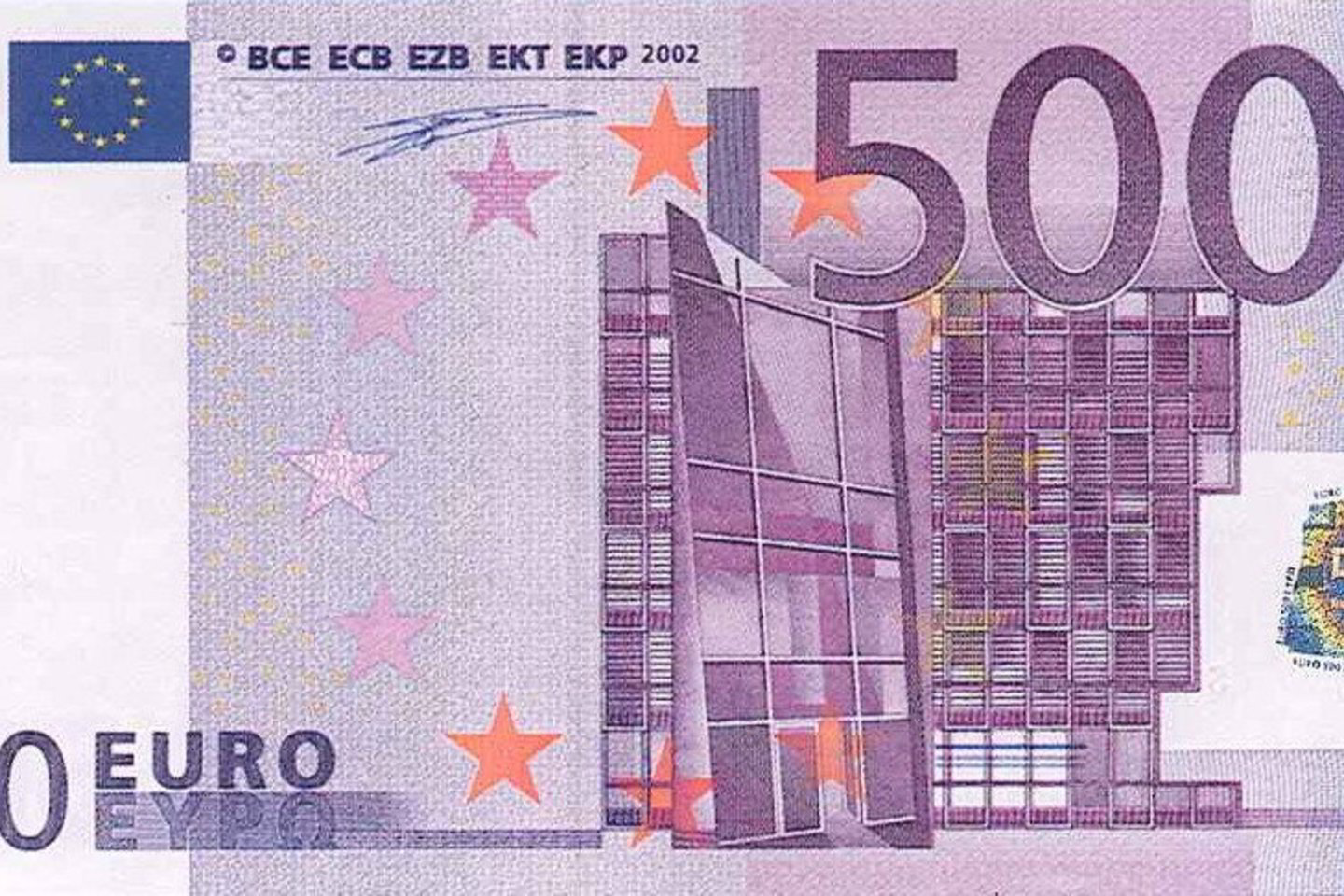 Ikiteisminio tyrimo metu iškelta versija, kad 500 eurų nominalo netikrų kupiūrų platinimo atvejų galėjo pasitaikyti ir daugiau. Tiek Vilniuje, tiek kitose šalies vietose.