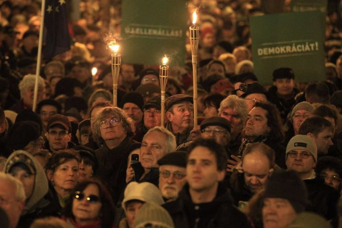 Vengrijos opozicija protestuoja prieš naująją šalies konstituciją.