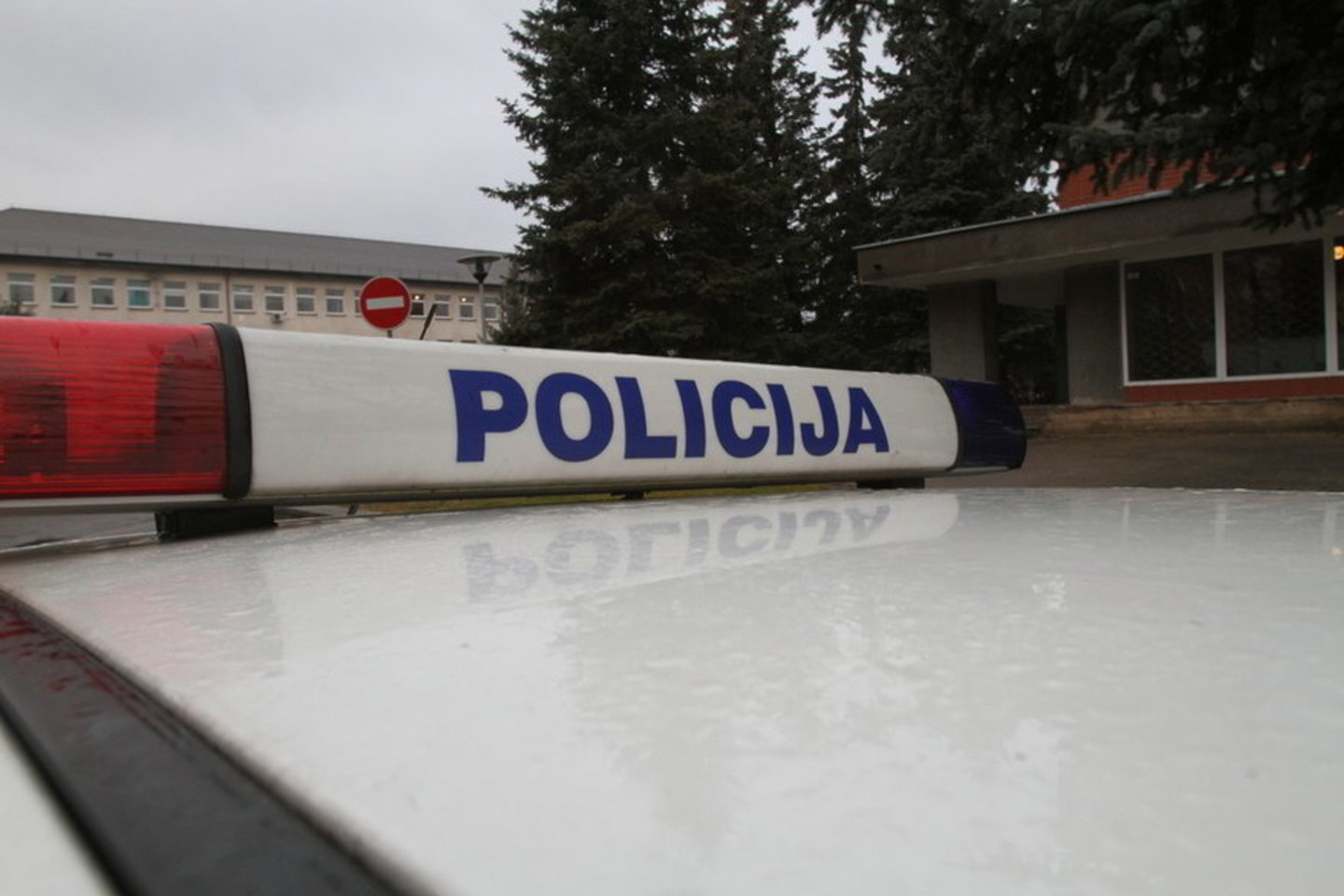 Pareigūai sureagavo į mergaitės skambutį.