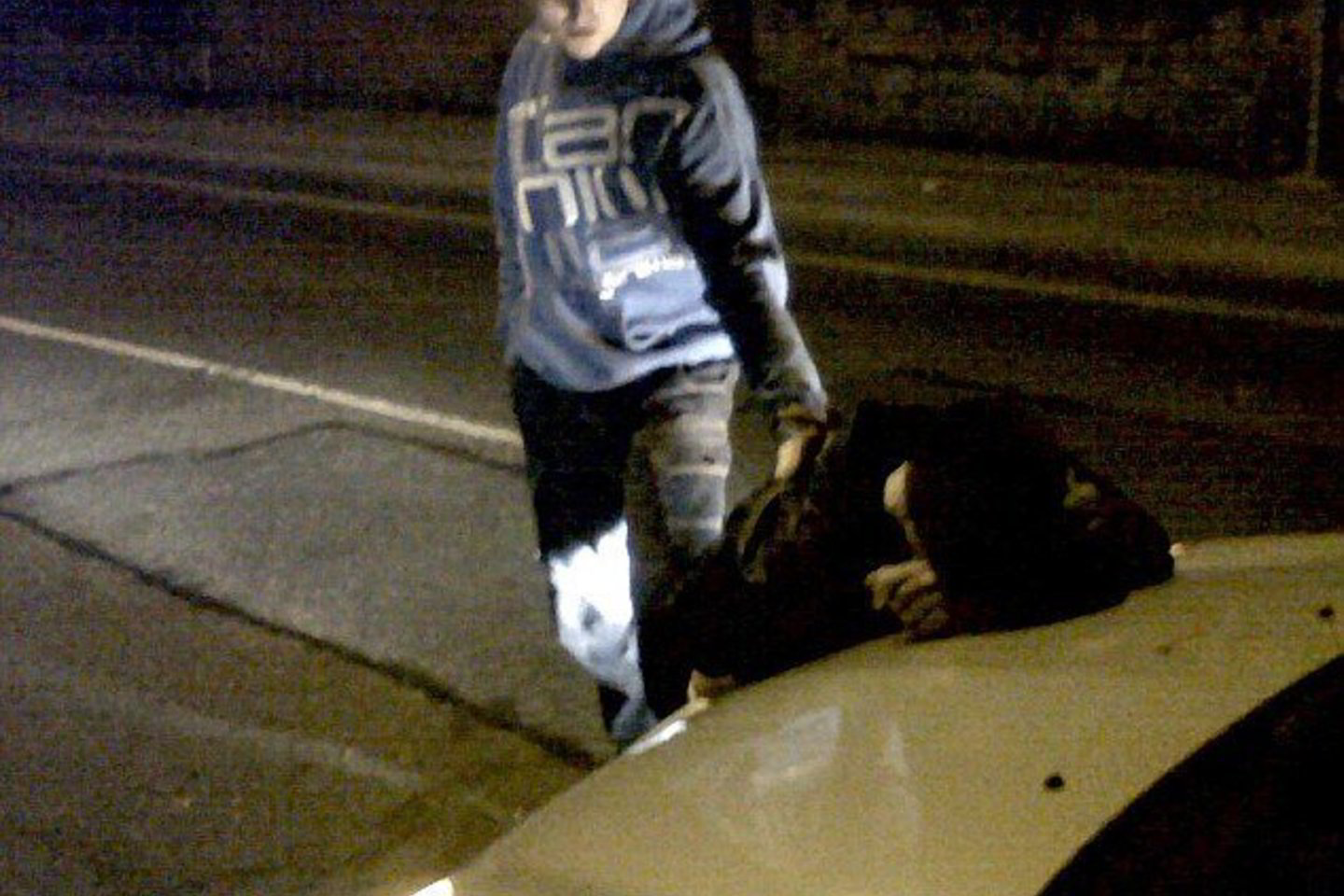 Lietuvis policijos sulaukė paguldytas ant variklio dangčio