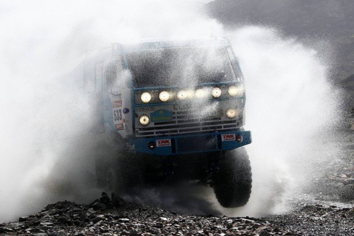 "Kamaz“ vairuojantis A.Ardavičius pakilo į pirmąją vietą.