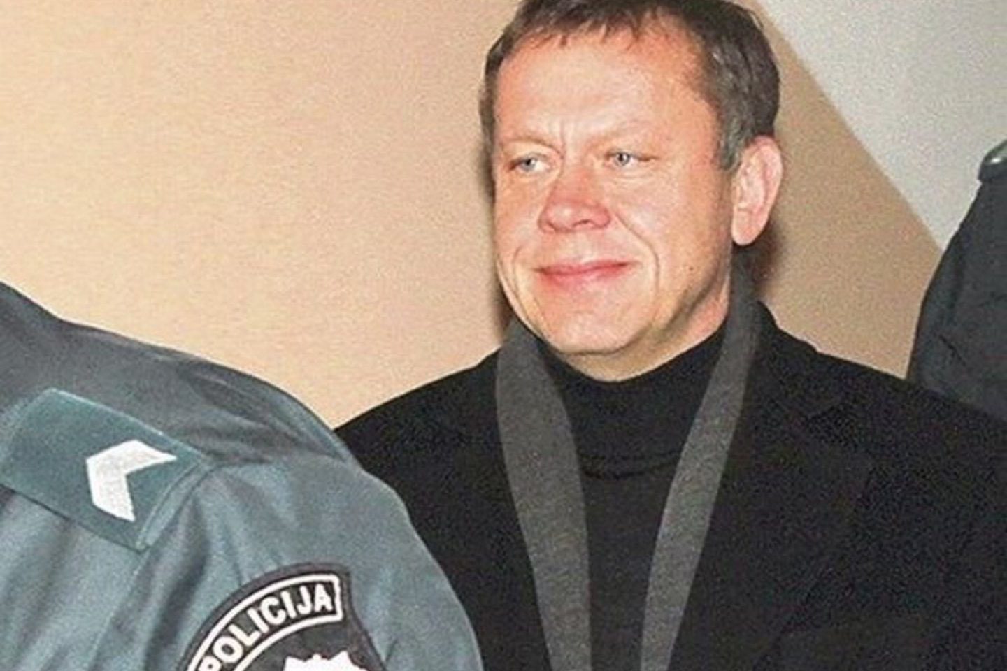 Sulaikus ilgametį Radviliškio merą A.Čepononį, per Kalėdų šventes aktyvistai netgi rinko parašus už politiko išlaisvinimą.