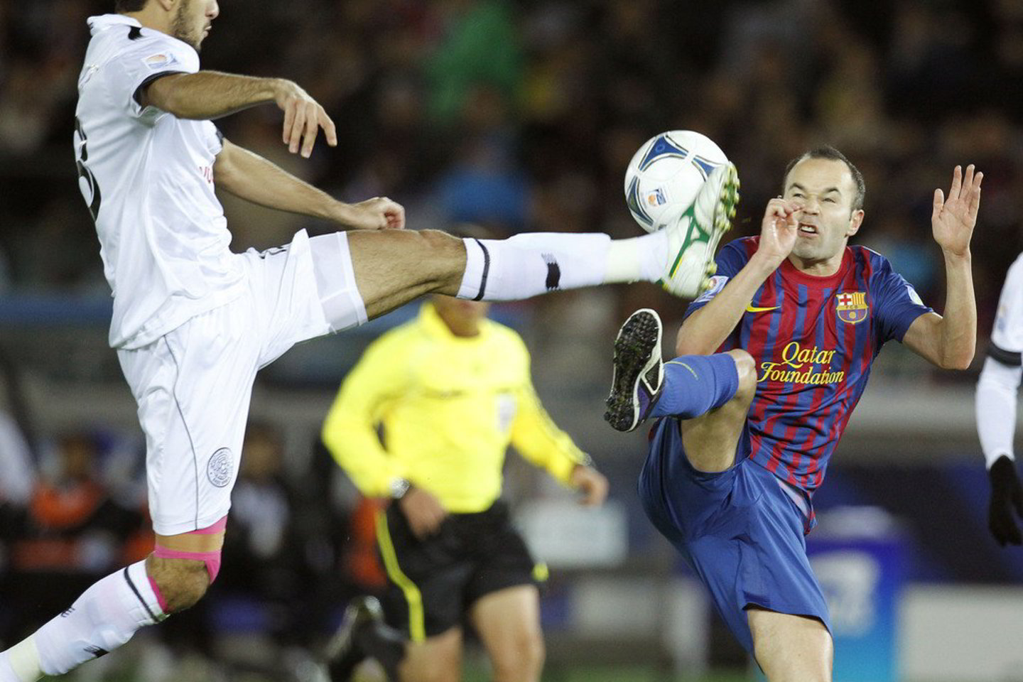 A.Iniesta veržiasi į aikštę.