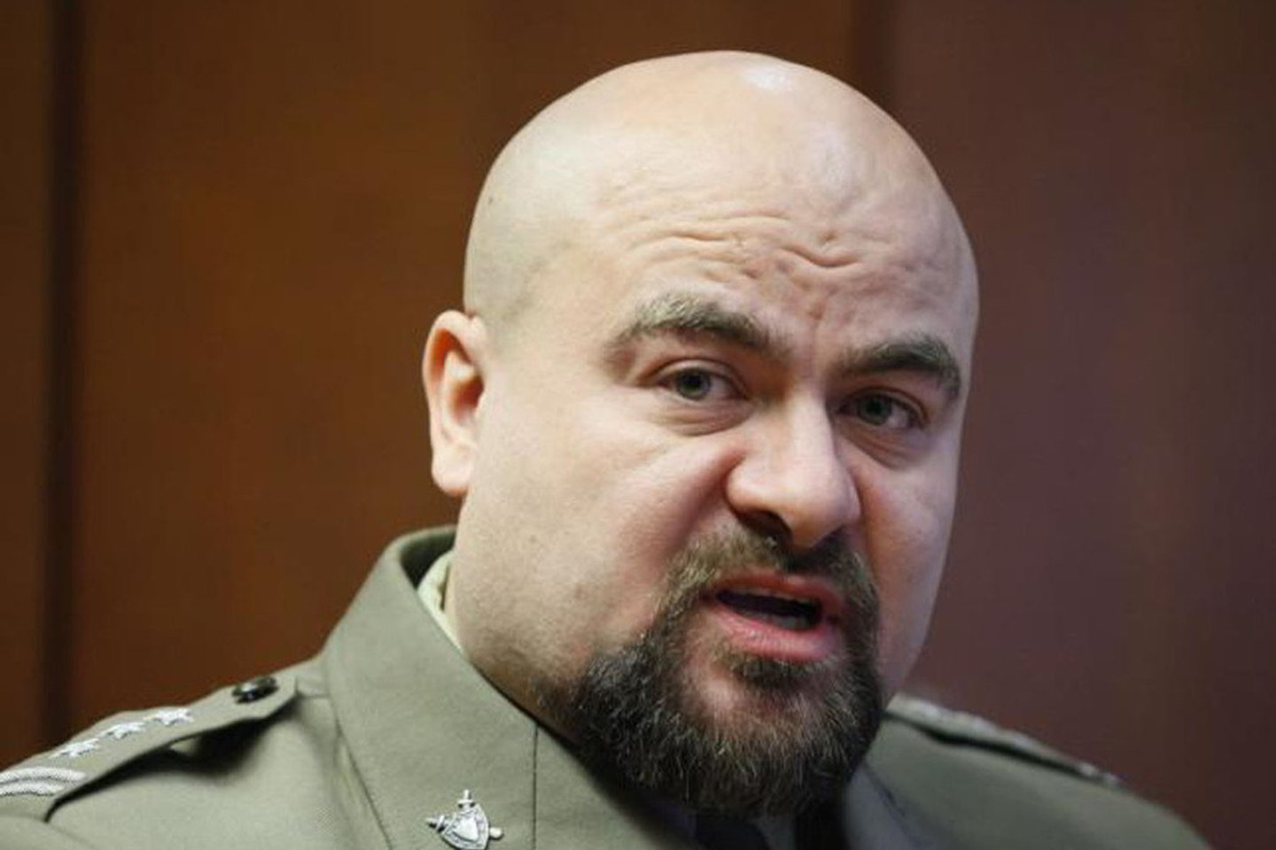 M.Przybylas šovė sau į galvą.
