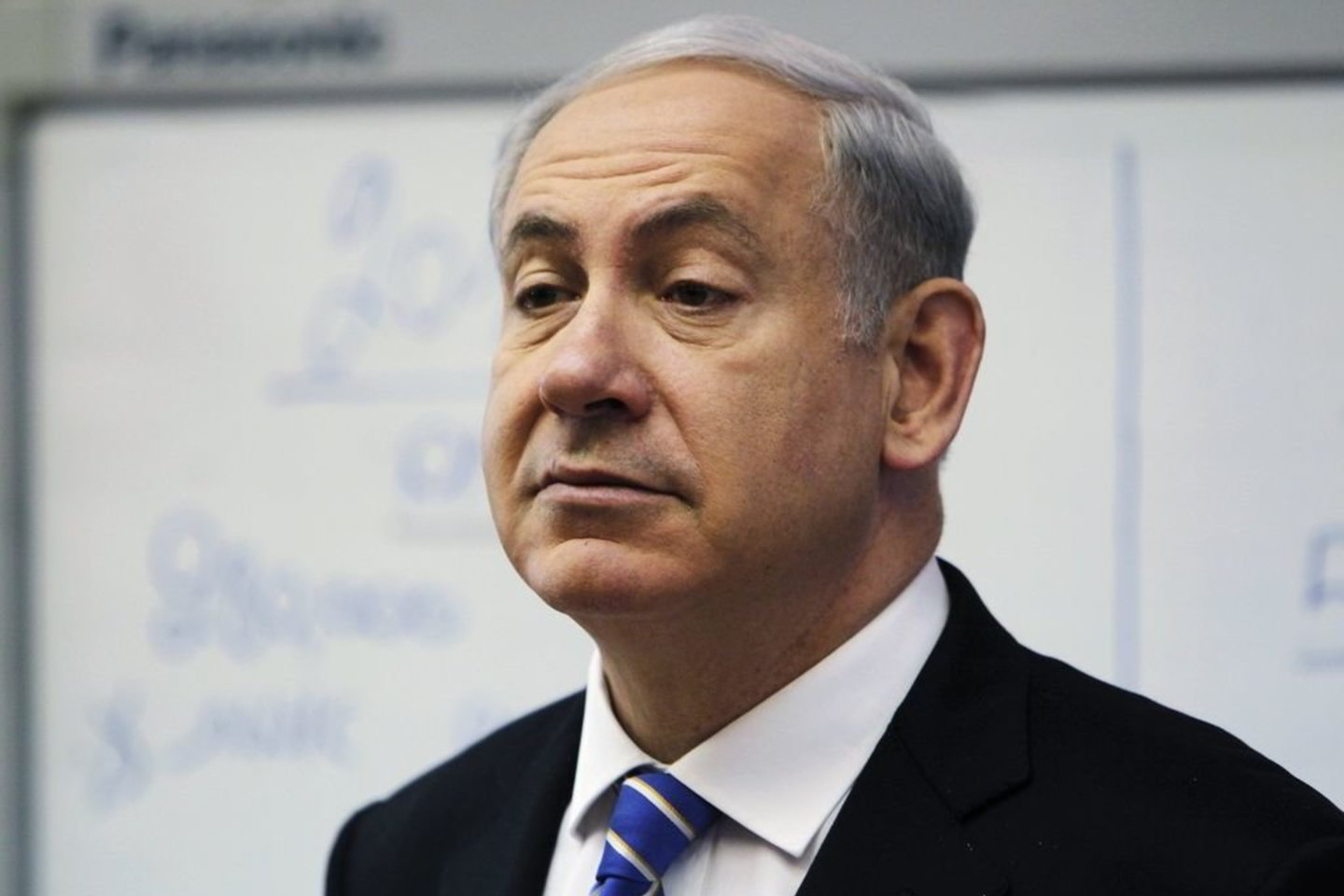 Izraelio premjeras B.Netanyahu spalį parėmėrekomendacijas sumažinti 14 mlrd. dolerių siekiantį Izraelio gynybos biudžetą.