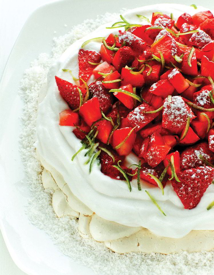 Australiškas morenginis pyragas „Pavlova“.