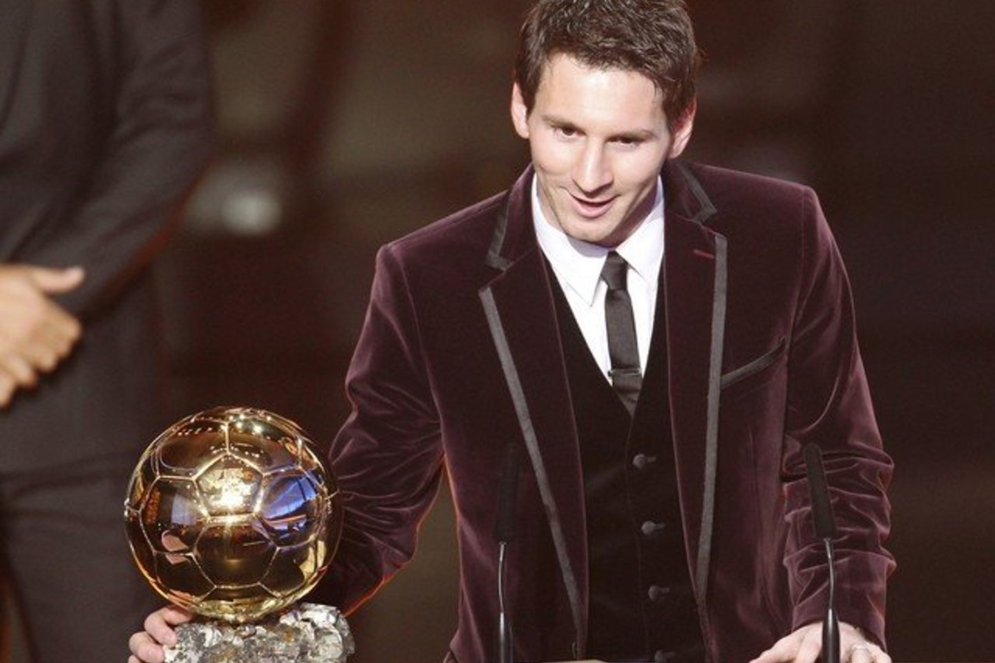 24 metų futbolininkas su „Barcelona“ iškovojo 18 trofėjų ir yra įmušęs 200 įvarčių, tačiau Argentinos rinktinės klausimas L.Messi yra skaudesnė tema.