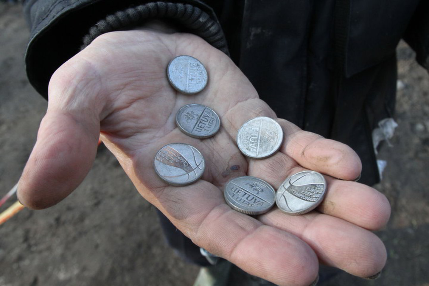 2010-aisiais išlaidos socialinės apsaugos išmokoms ir paslaugoms sudarė 17,5 mlrd. litų.
