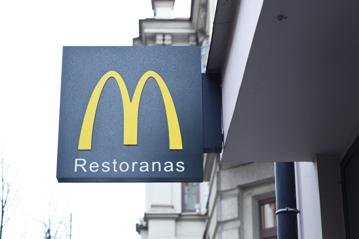 „McDonald's“ mėgina įtikinti, kad jų gruzdintos bulvytės ir mėsainiai yra pagaminti iš ekologiškų produktų.