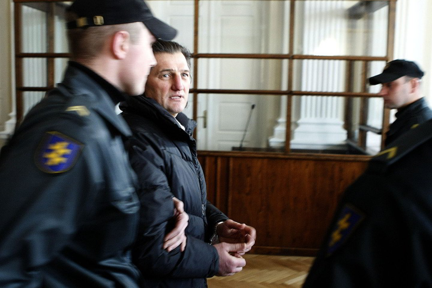 Daktarų bylos posėdžiai vyksta tris dienas mėnesio pradžioje. Valandų tikslumu suplanuotus posėdžius trikdo liudytojai, kurie ne visada randa laiko atvykti į posėdžius.