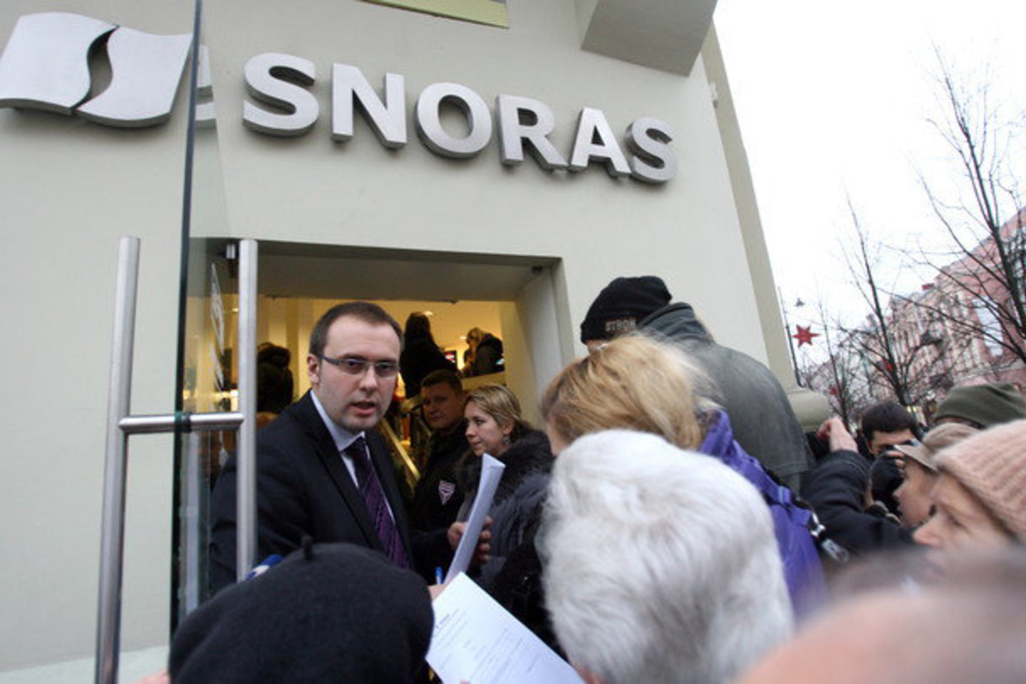 Bankroto administratoriaus veiklos pradžioje iš „Snoro“ bankelių, filialų ir bankomatų buvo surinkta ir saugiai į Lietuvos banką pervežta apie 140 mln. litų vertės litų banknotų ir monetų.