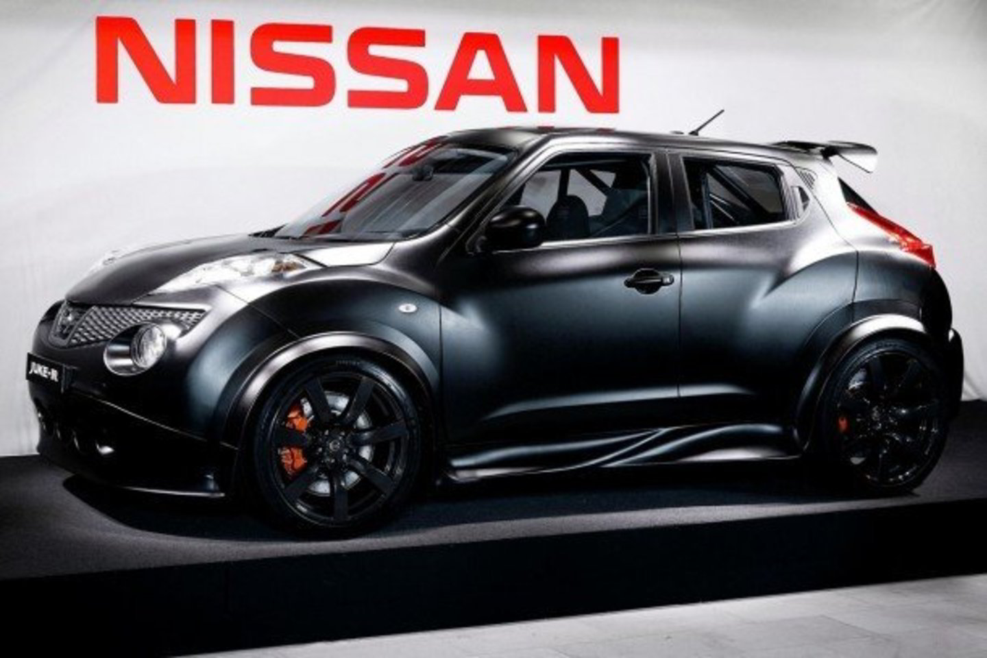 Neįprastos išvaizdos "Nissan Juke" vien per pirmus prekybos metus sulaukė 123 tūkstančių užsakymų.