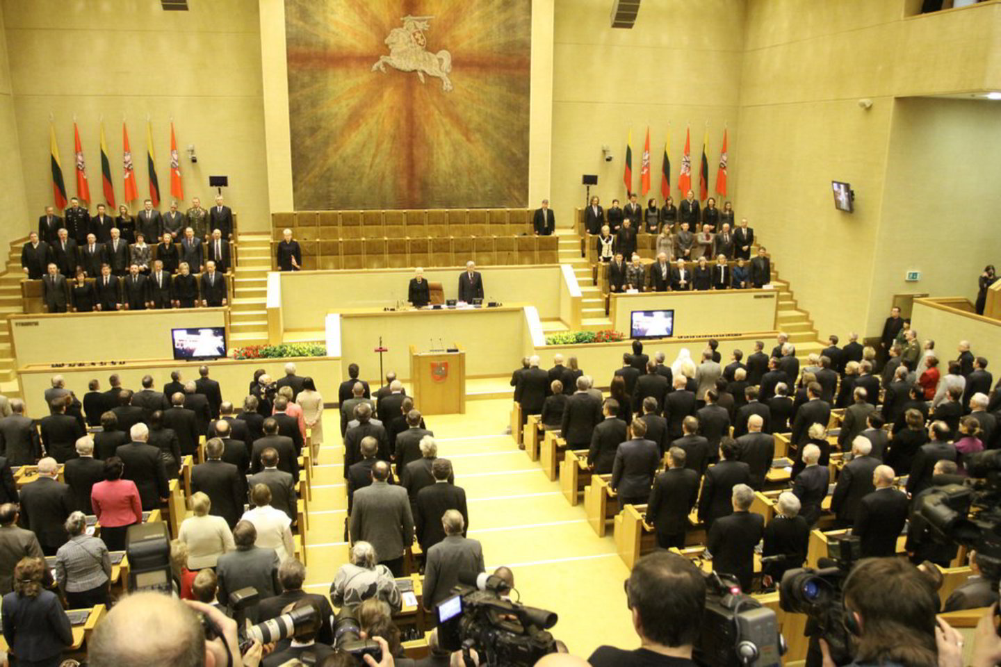 Penktadienį Seimas iškilmingai paminėjo Laisvės gynėjų dienos dvidešimt pirmąsias metines.