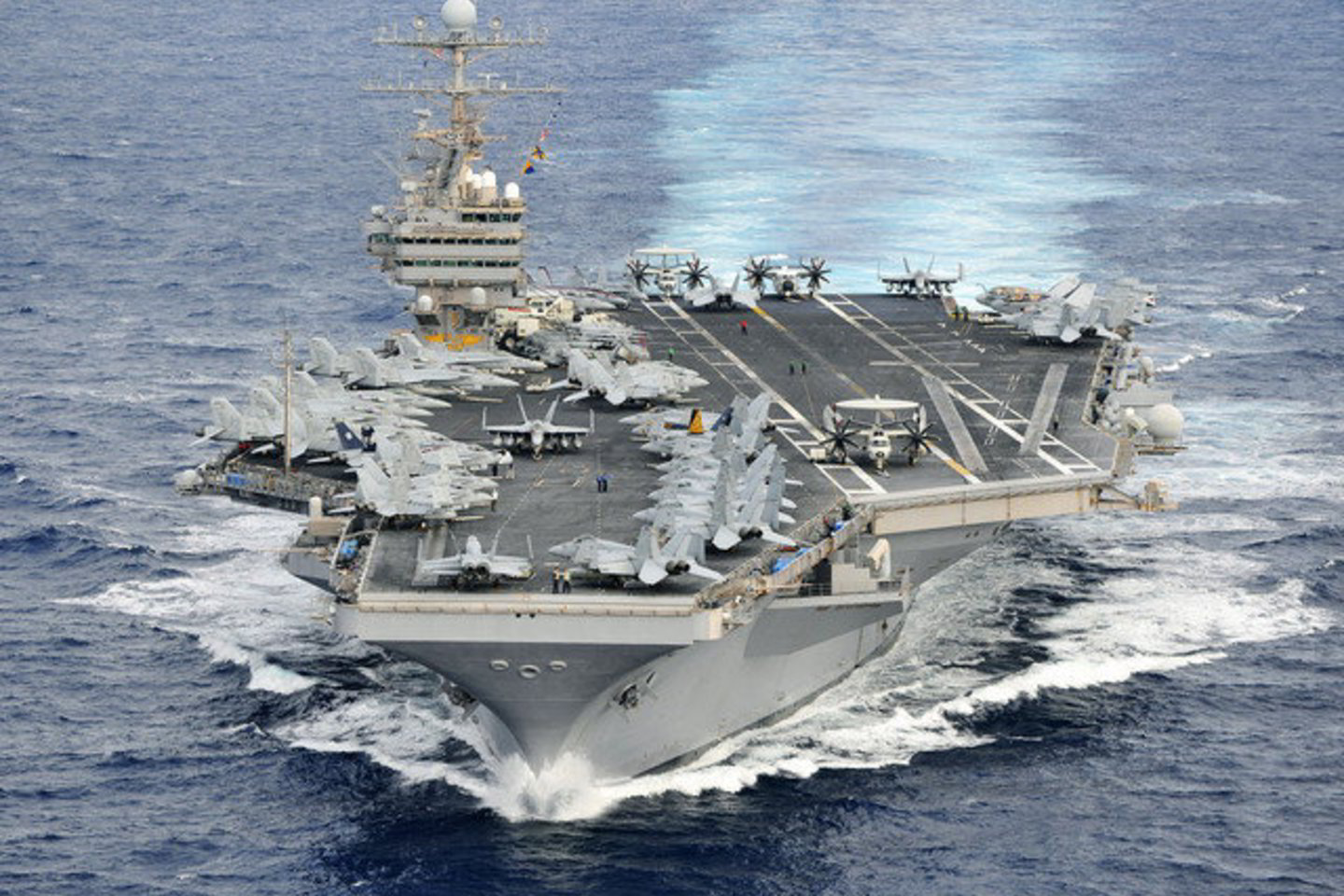 Lėktuvnešis „USS Abraham Lincoln“.