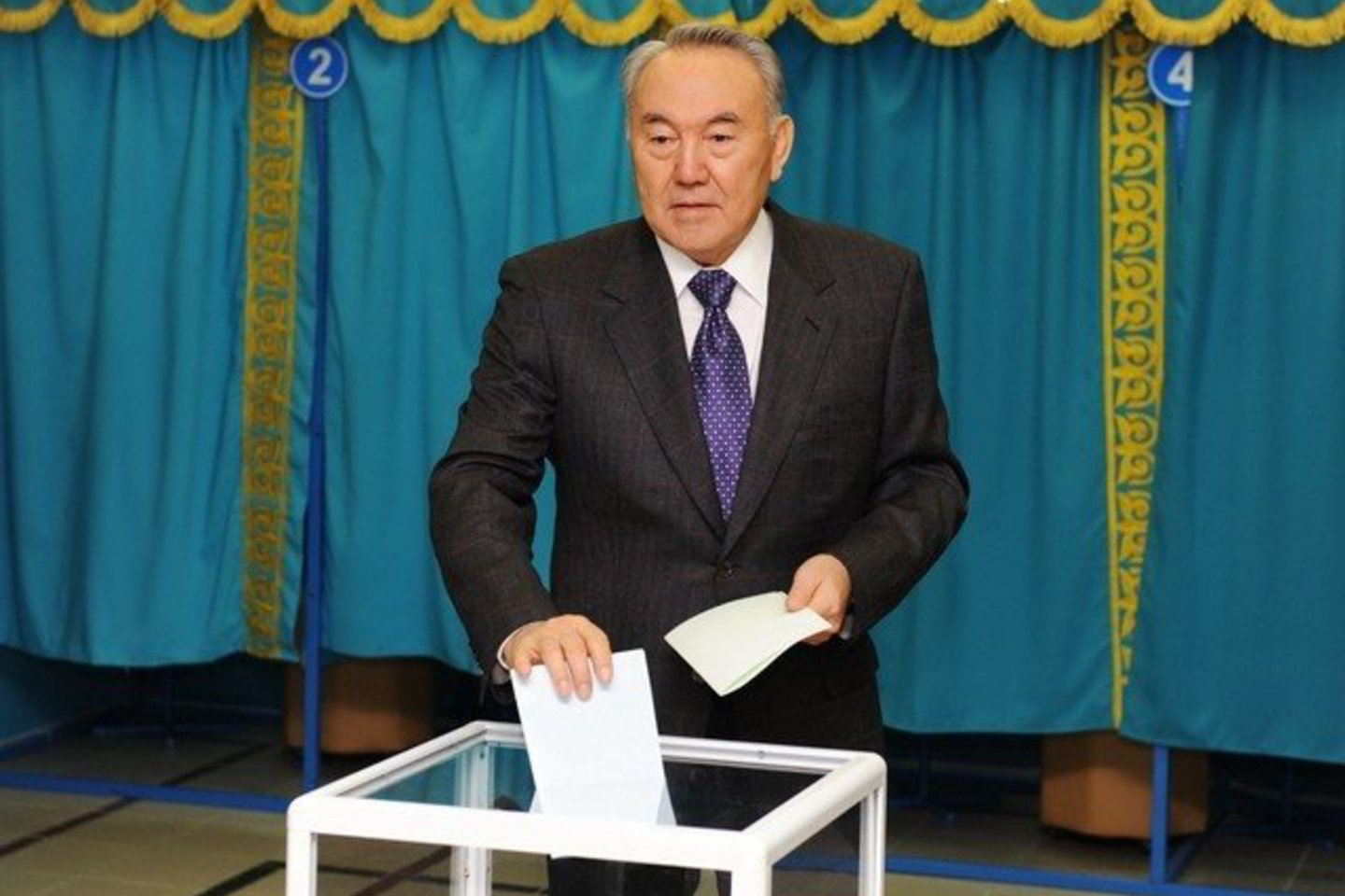 N.Nazarbajevas sostinėje Astanoje atidavęs savo balsą sakė, kad šie rinkimai reiškia „didelį išbandymą“.