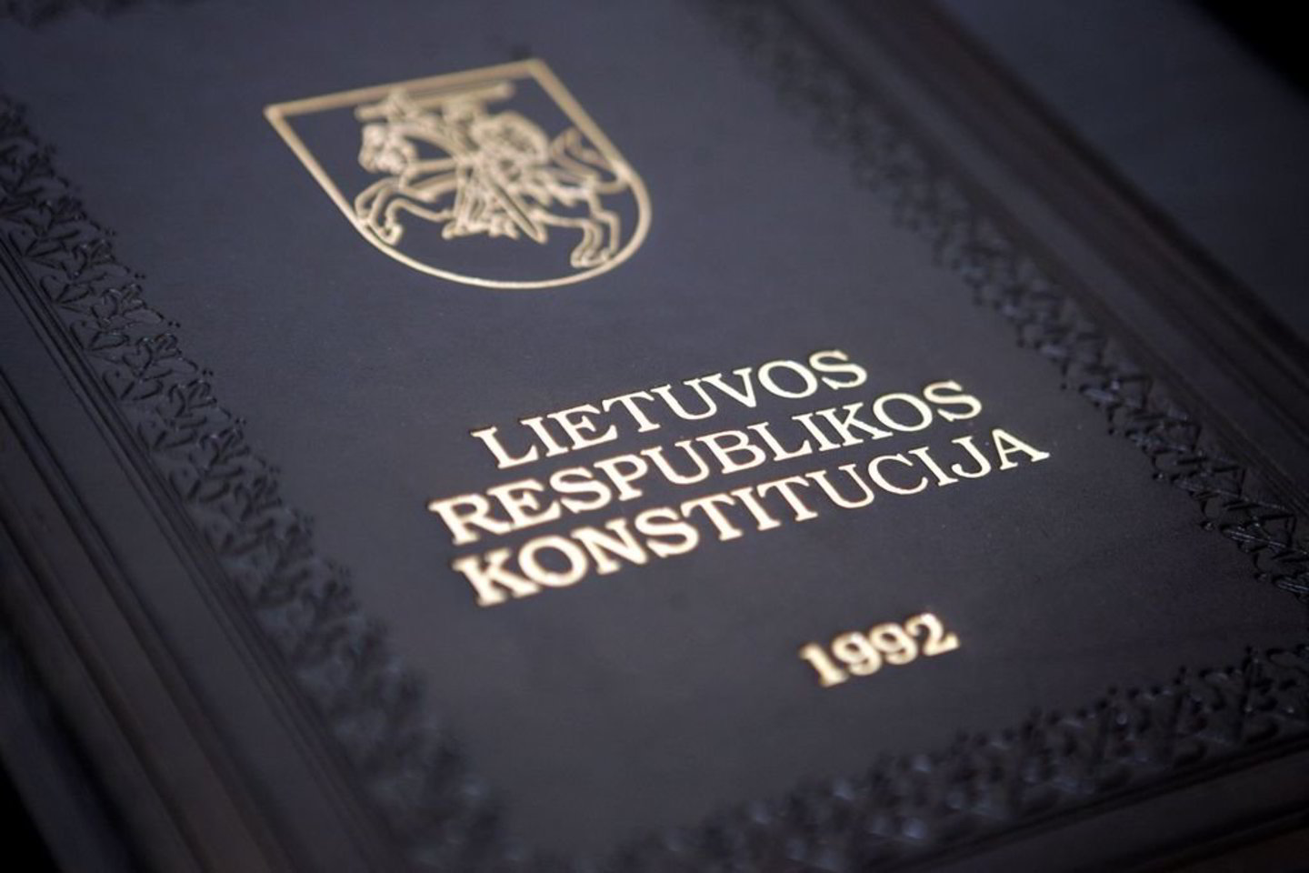 Viliamasi, kad dėl naujos ES sutarties nereikės keisti Lietuvos konstitucijos.
