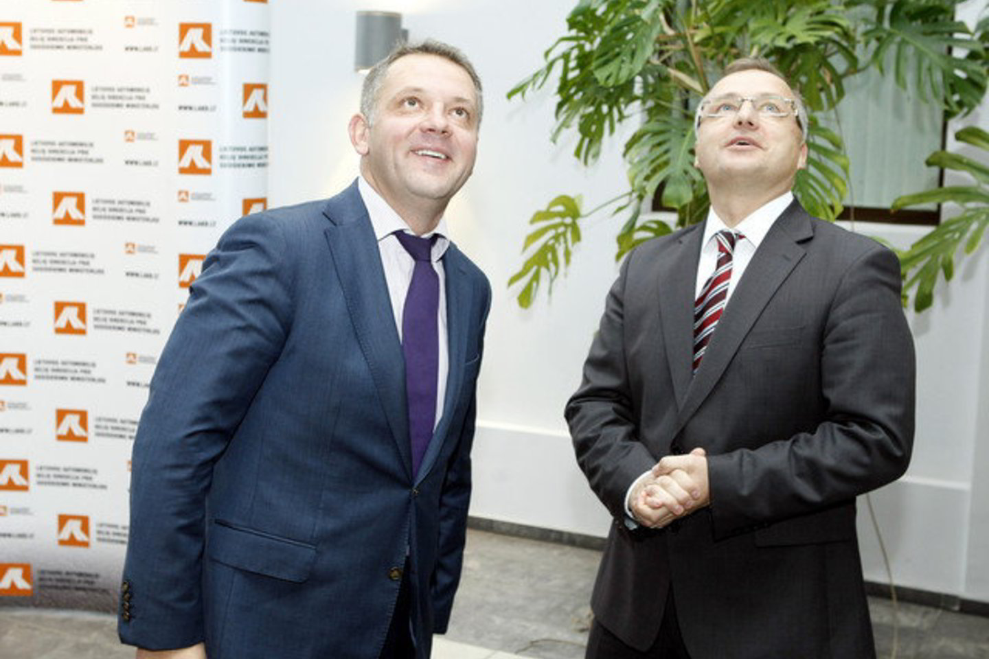 Susisiekimo ministras Eligijus Masiulis (kairėje) norėtų, kad iš Palangos lėktuvai kiltų dažniau.