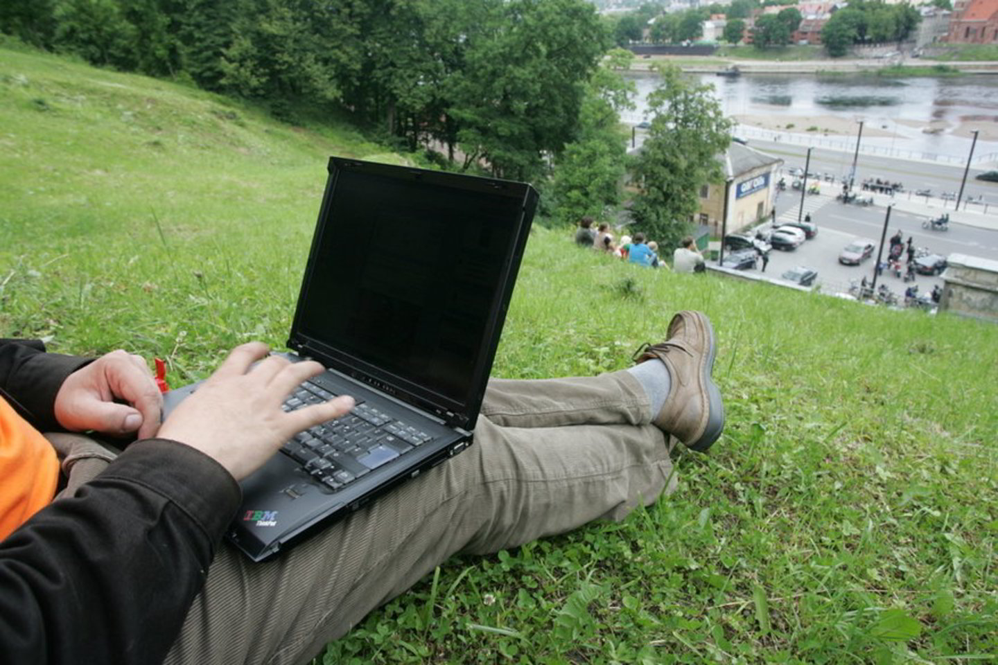 Telecentro „WiFi“ tinklas užtikrina spartaus plačiajuosčio interneto ryšį atokesnėse vietovėse.