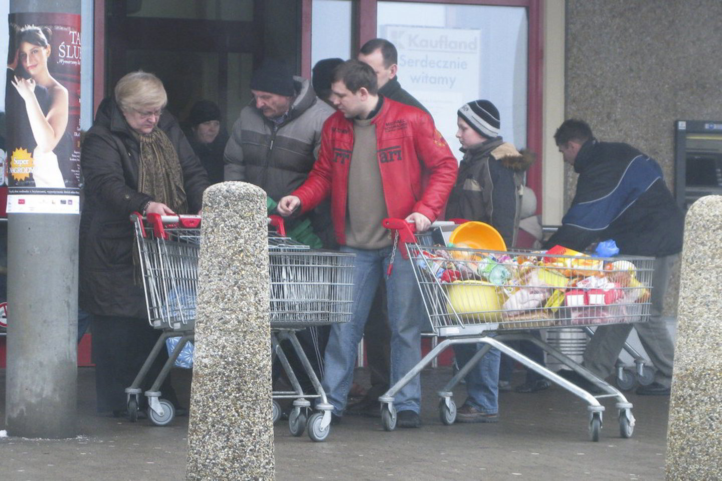 Į Lenkiją apsipirkti lietuviai traukia, nes ten pigiau.