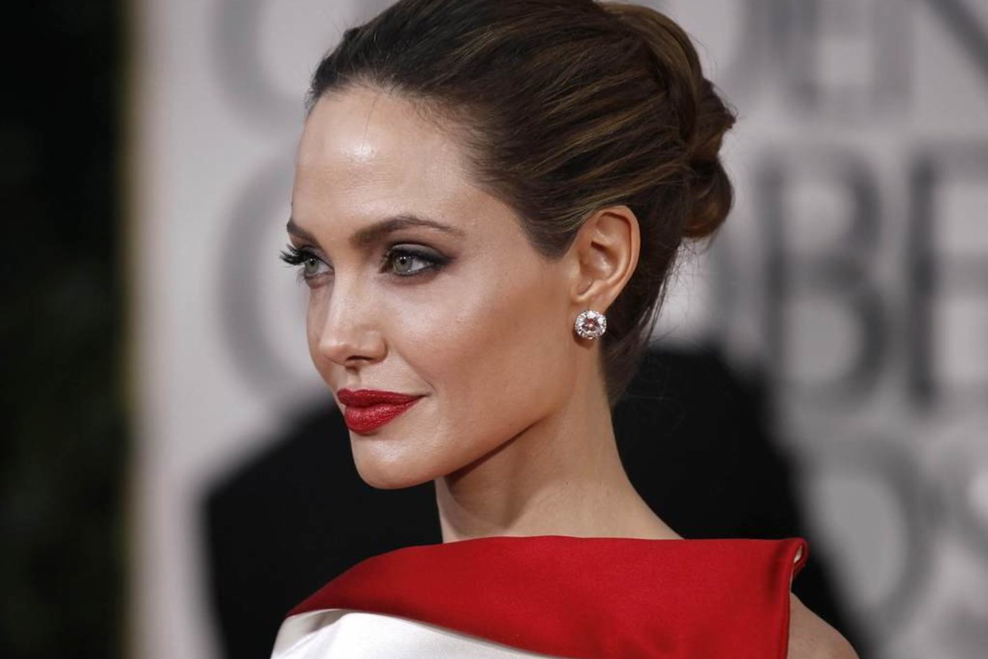Holivudo aktorė Angelina Jolie pasiprašė darbo ispano Pedro Almodovaro režisuojamuose filmuose.