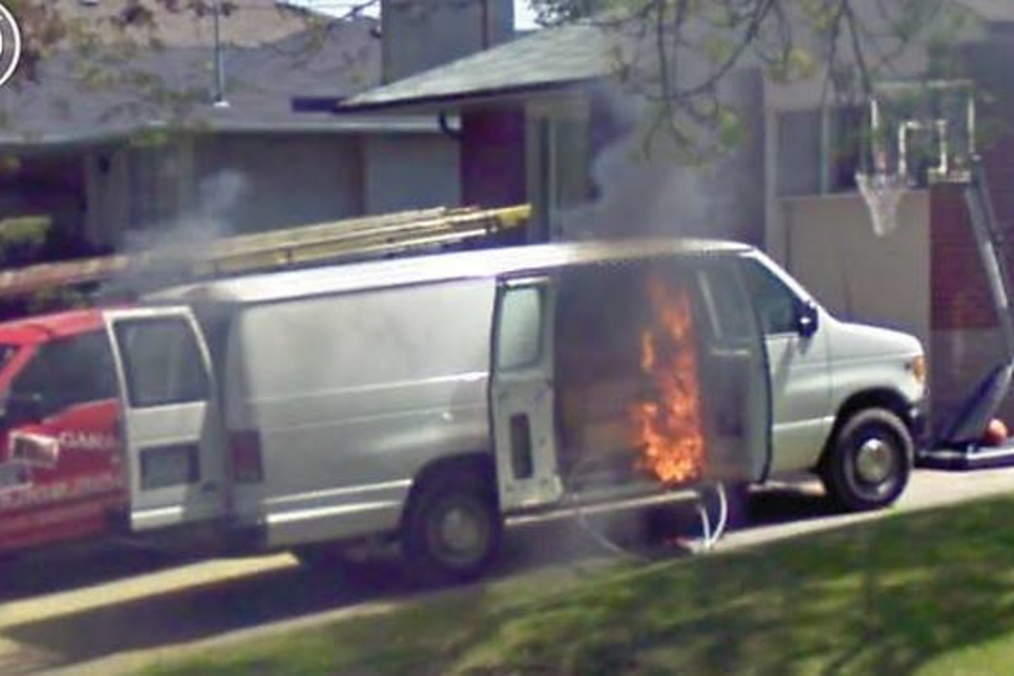 Kanados Ontarijo provincijoje galite tapti gaisro mikroautobuse liudininkais.