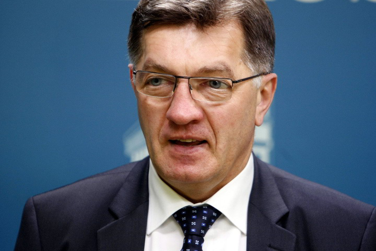 Socialdemokratų lyderio teigimu, jeigu įvyko bankrotas bankininkystės sistemoje, politikai turi visuomenei išsklaidyti įvairiausias abejones.