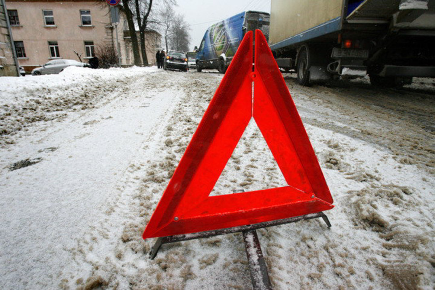 Automobilis nulėkė nuo kelio.