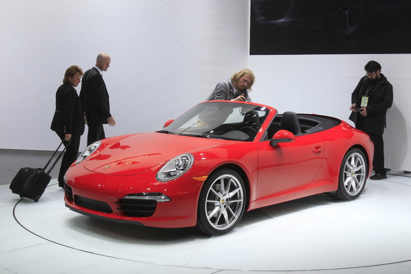 "Porsche" gali tapti "Volskwagen" koncerno dalimi.