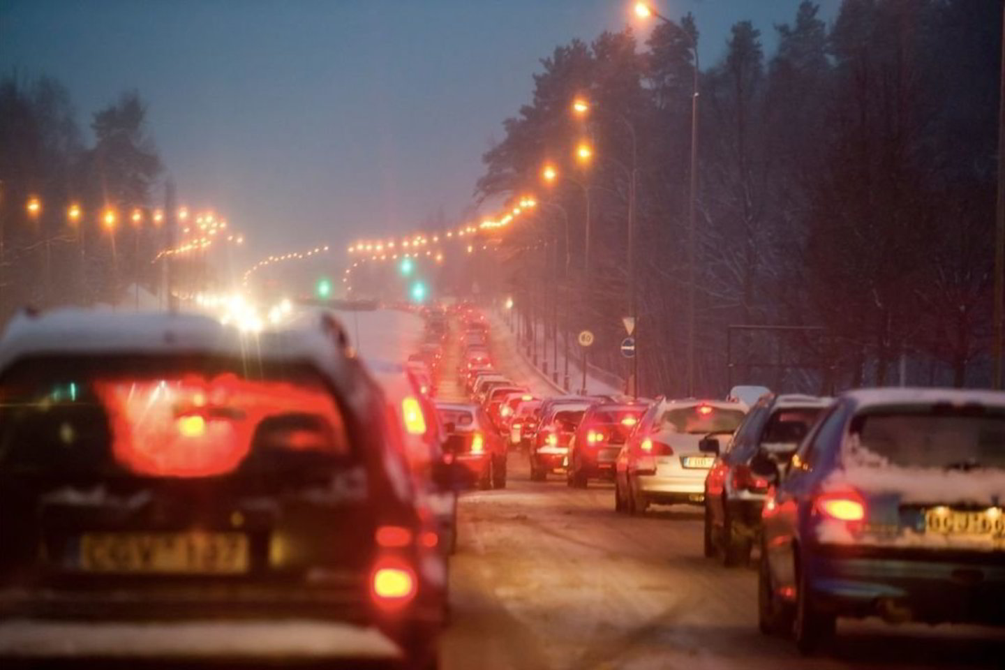 Pirmadienio vakarą eismo sąlygos Vilniuje - sudėtingos.