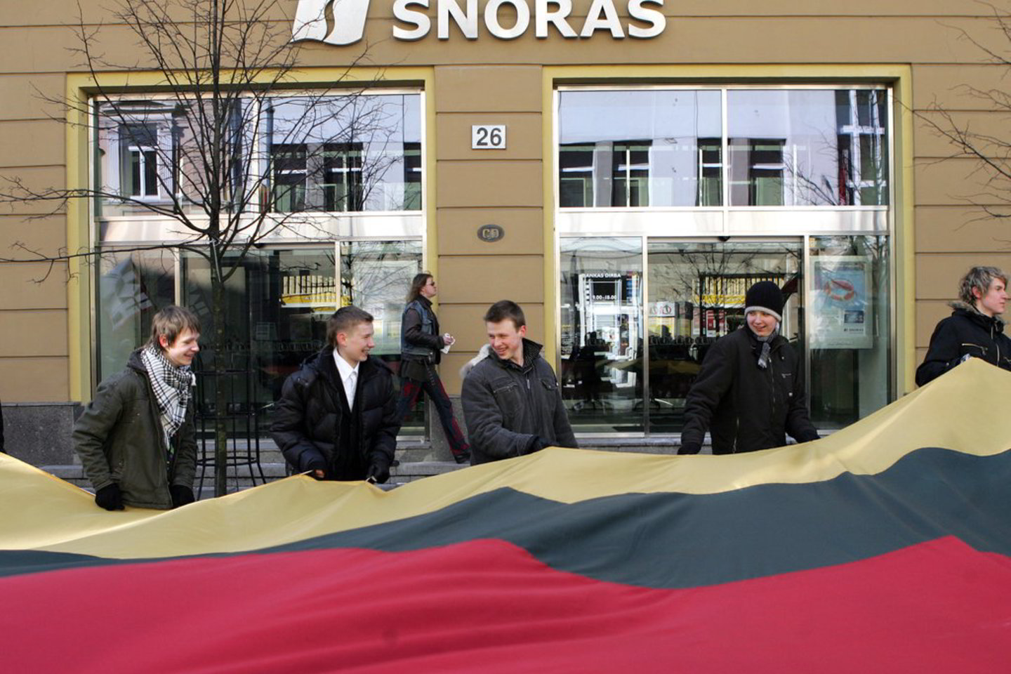 "Snoras".