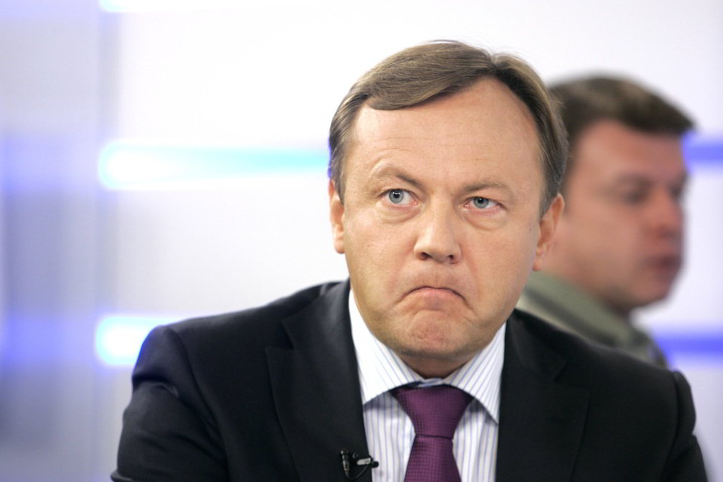 O.Čiukšys buvo atleistas iš Visagino atominės elektrinės vadovo pareigų, tačiau tai galėjo būti padaryta neteisėtai ir pažeidžiant procedūras.