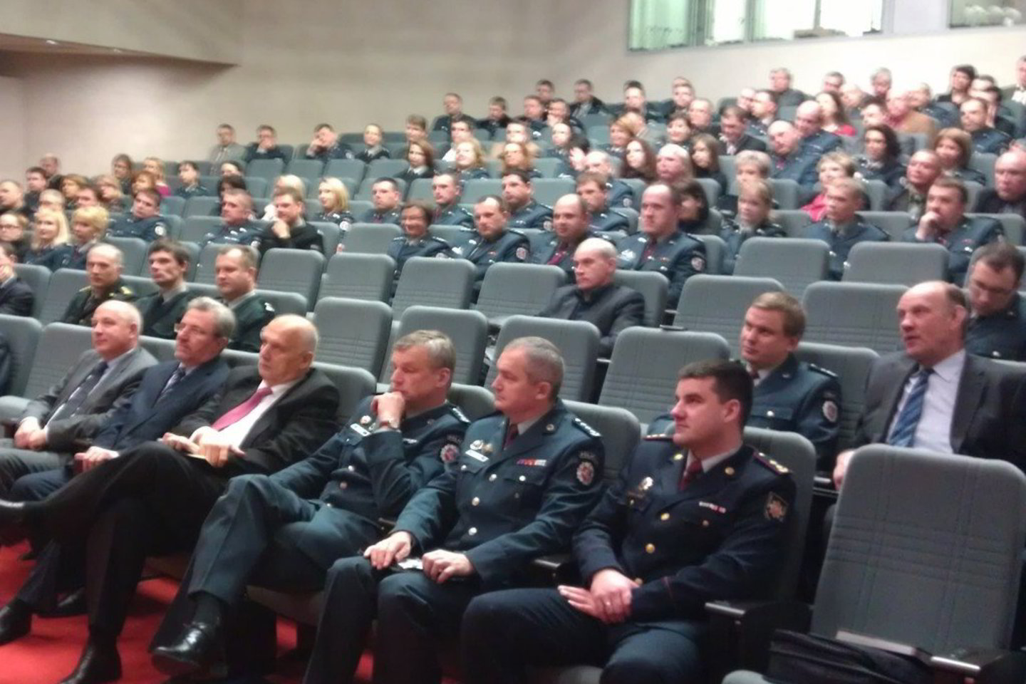 Antradienio rytą Vilniaus pakraštyje stūksančiuose „Litexpo“ parodų rūmuose prasidėjo Vilniaus apskrities vyriausiojo policijos komisariato ataskaitinis susirinkimas.