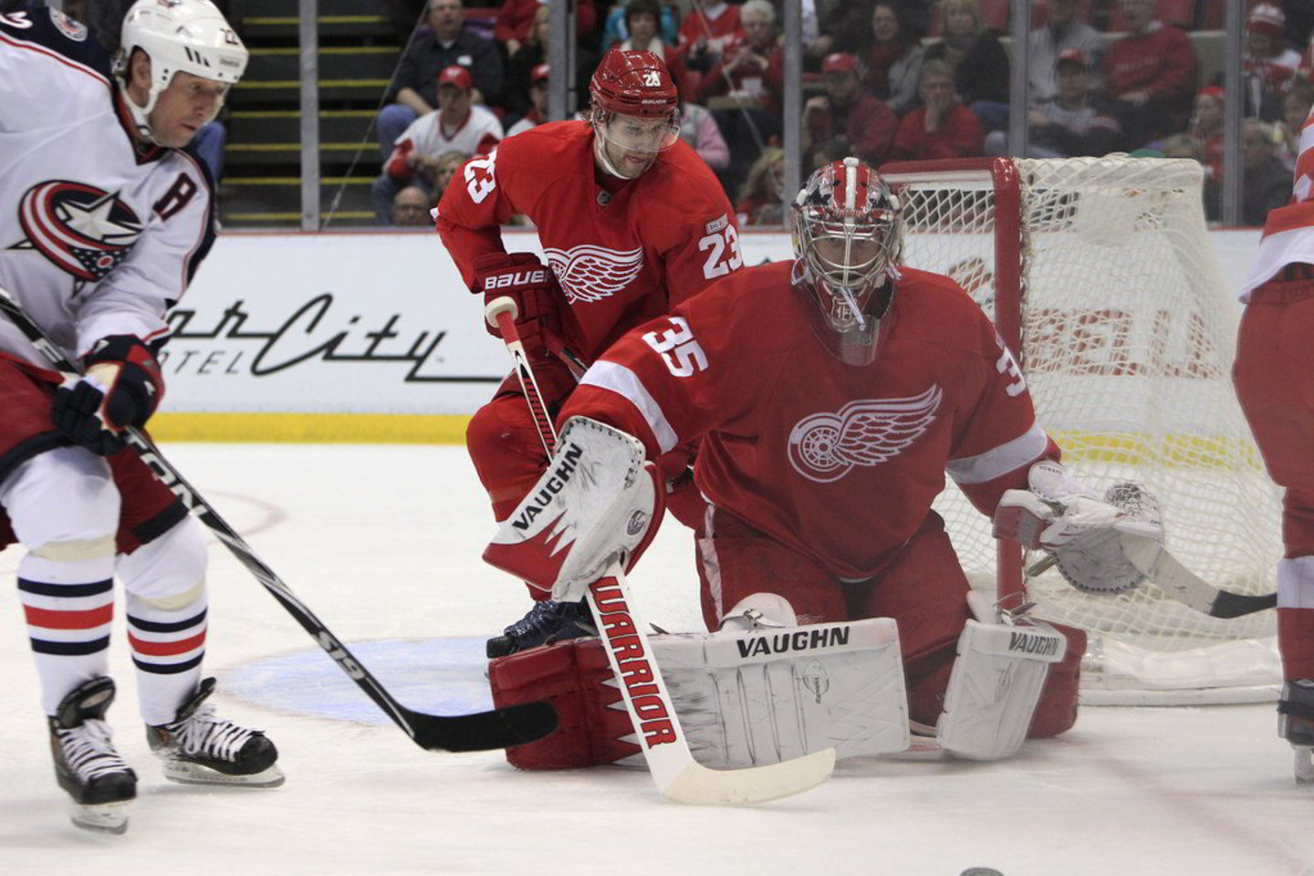 „Detroit Red Wings“ komanda savo aikštėje 3:1 (0:1, 2:0, 1:0) įveikė „St. Louis Blues“.