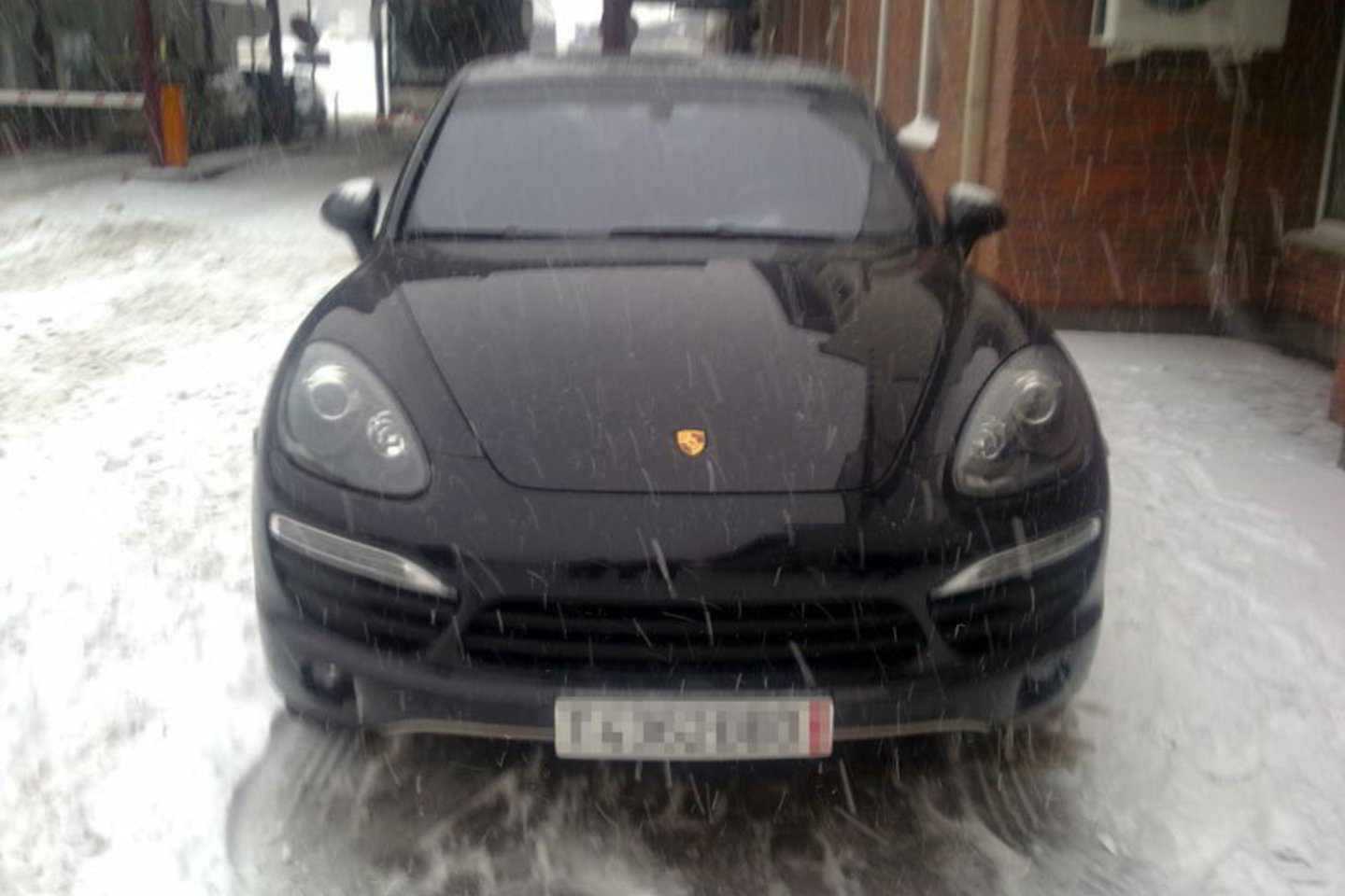 2011 metų laidos mašina buvo su laikinaisiais ispaniškais numeriais.