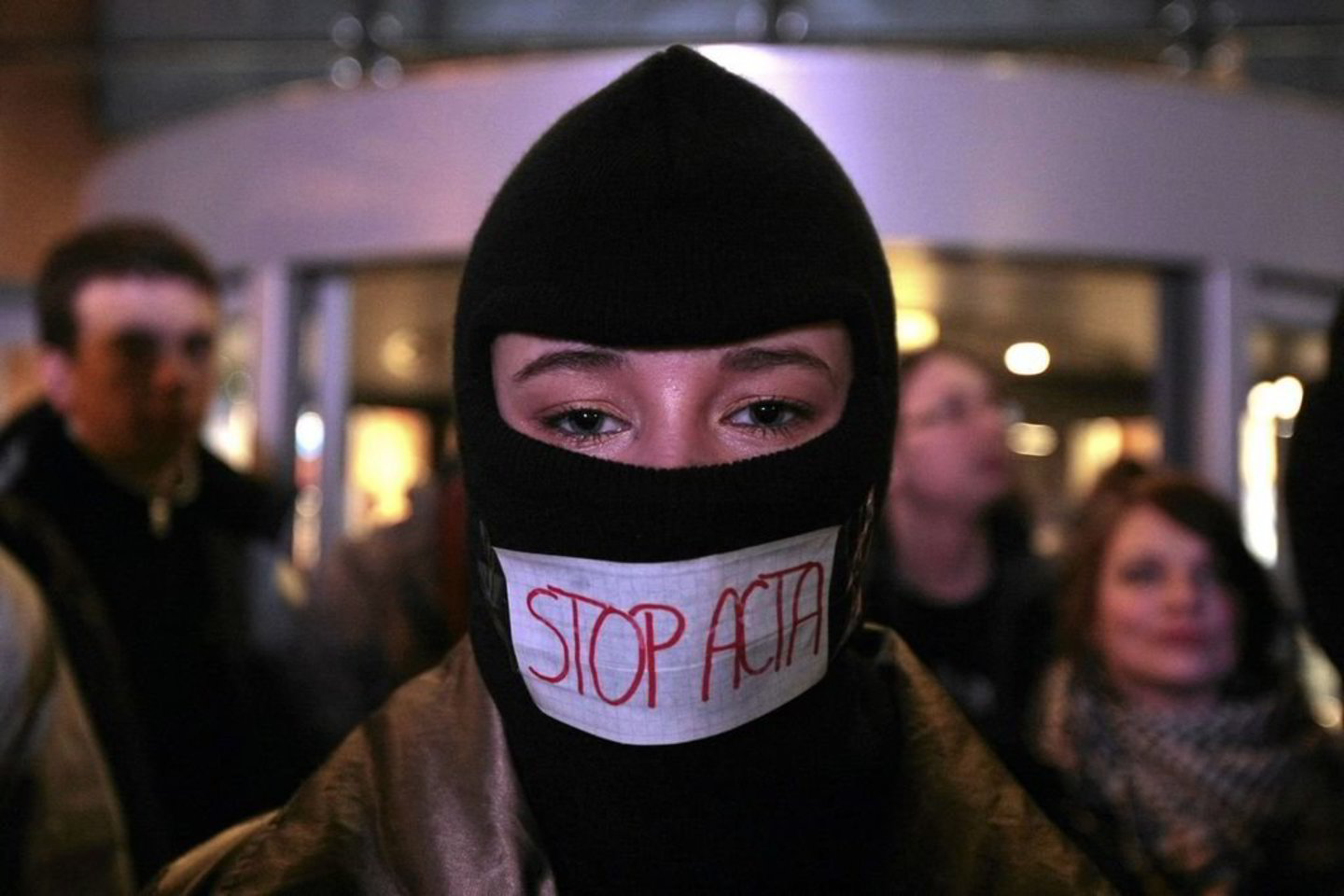 Ypač smarkiai prieš ACTA protestuojama Lenkijoje. Tūkstančiai demonstrantų išėjo į gatves po to, kai buvo pasirašyta ši sutartis.