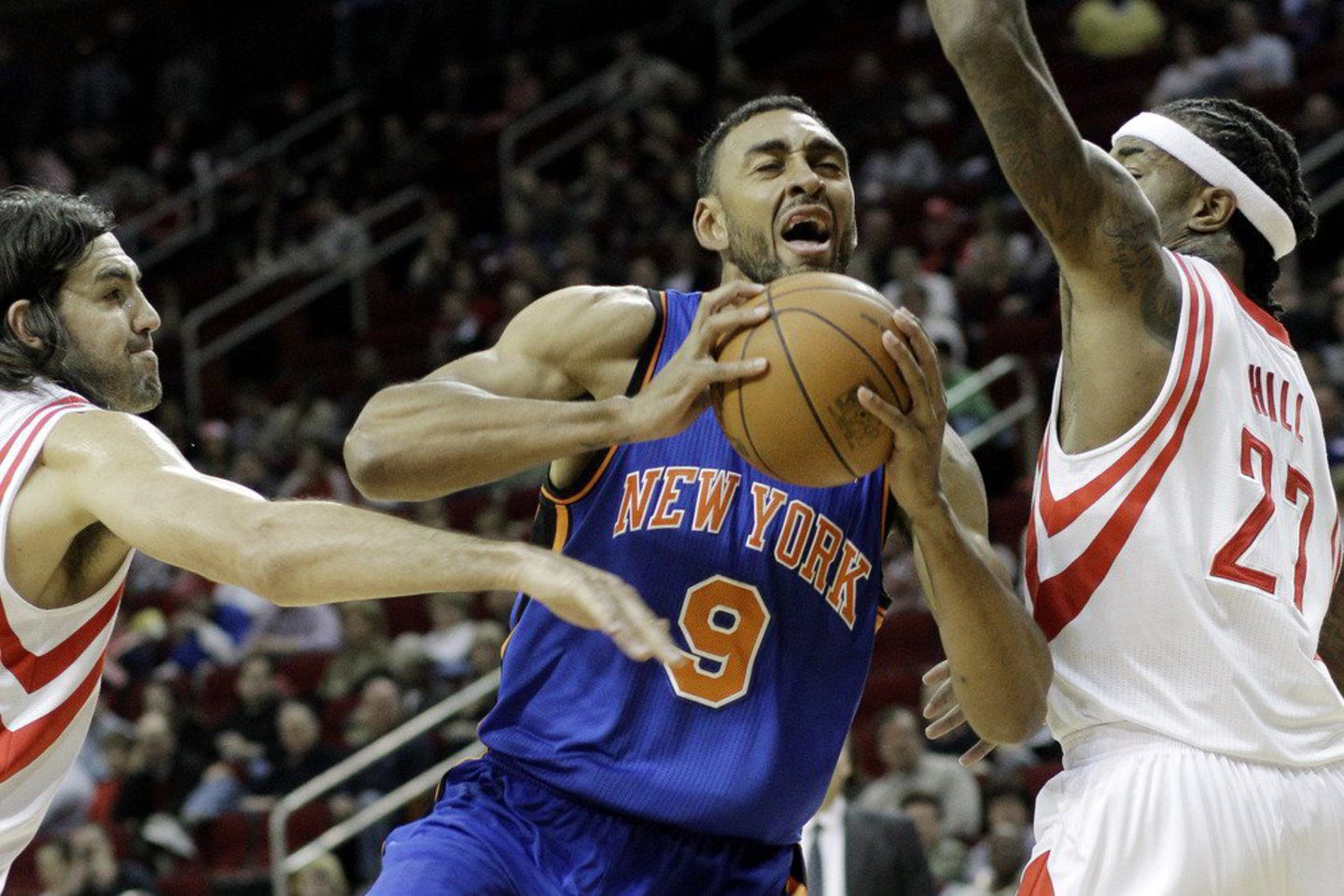 NBA čempionate šeštadienį „Houston Rockets“ komanda namuose 97:84 (20:21, 33:25, 22:14, 22:24) įveikė „New York Knicks“ krepšininkus.